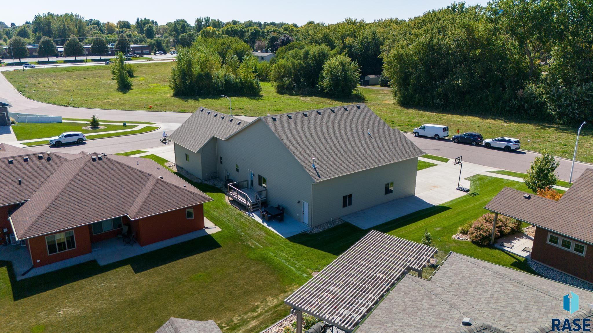 Sioux Falls, South Dakota 57110, United States, 7 Bedrooms Bedrooms, ,3 BathroomsBathrooms,Residential,Active,41669