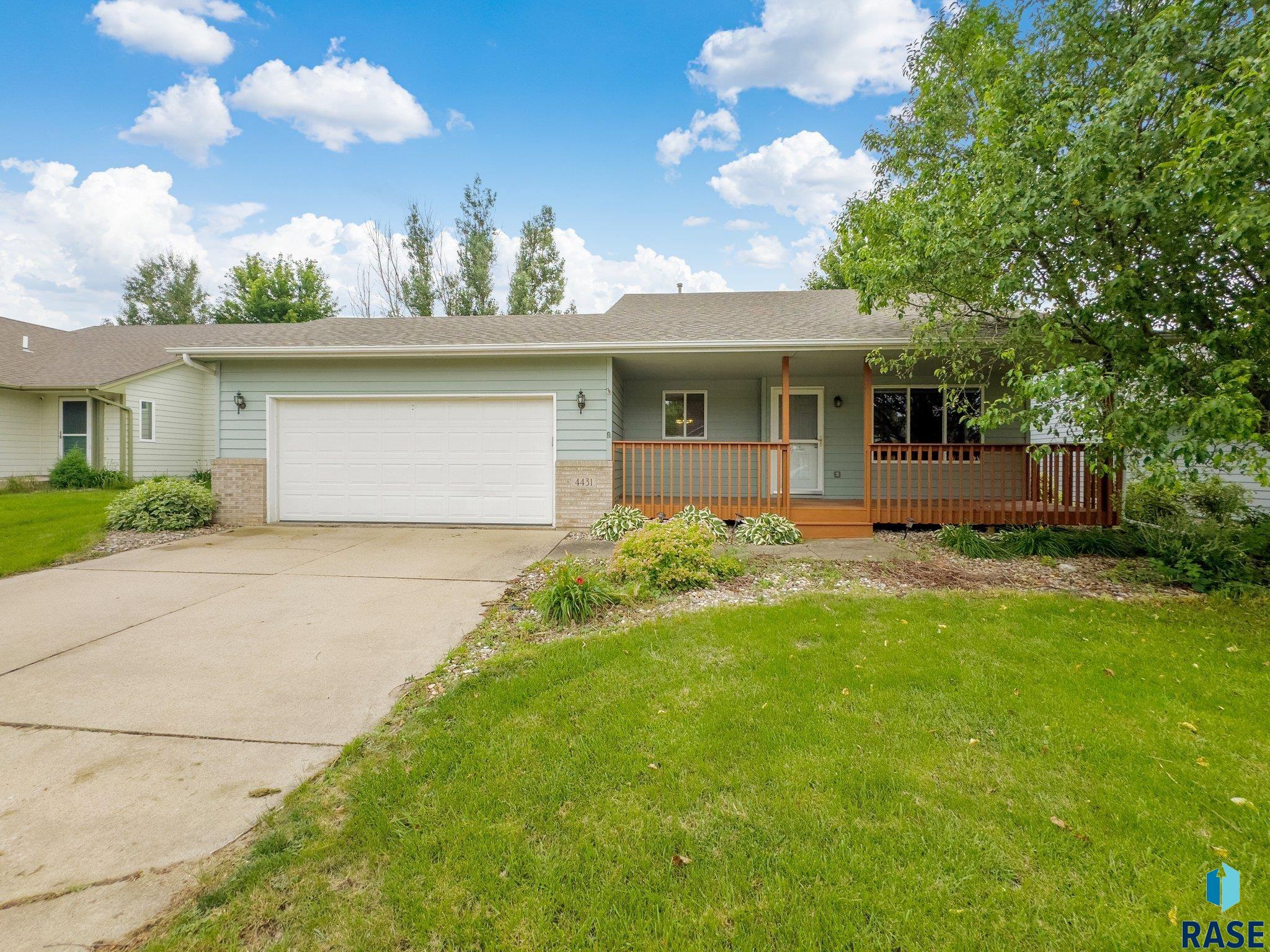 4431 E 38th St Street, Sioux Falls, South Dakota image 1