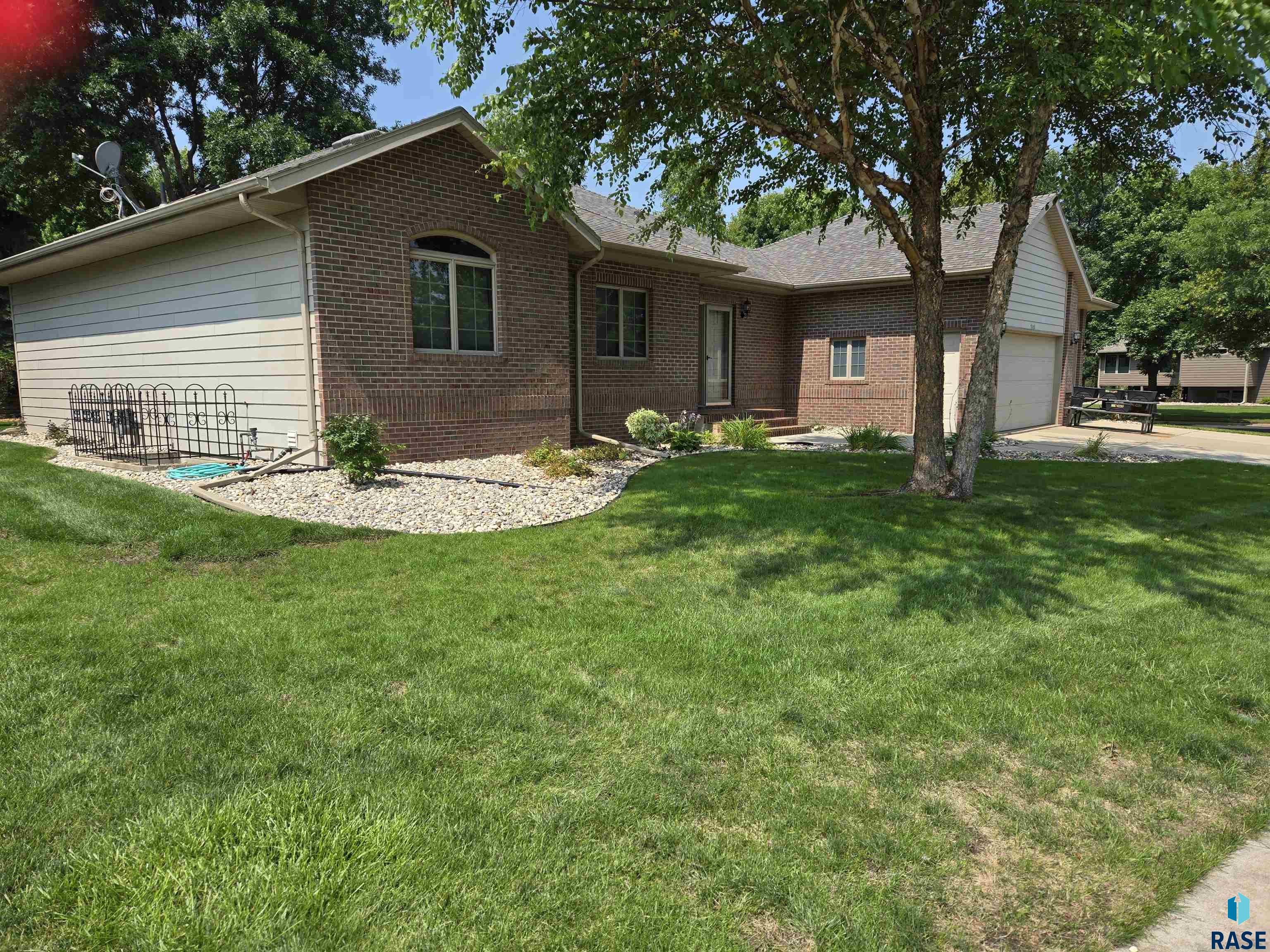 7301 Russet Dr Drive, Sioux Falls, South Dakota image 1