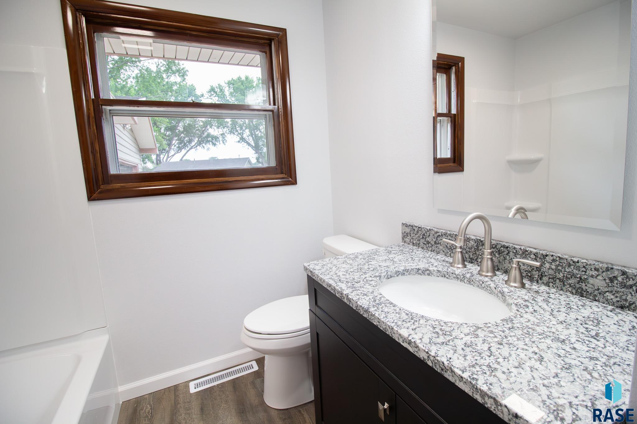 28 Park Ln Lane, Canton, New Jersey image 9
