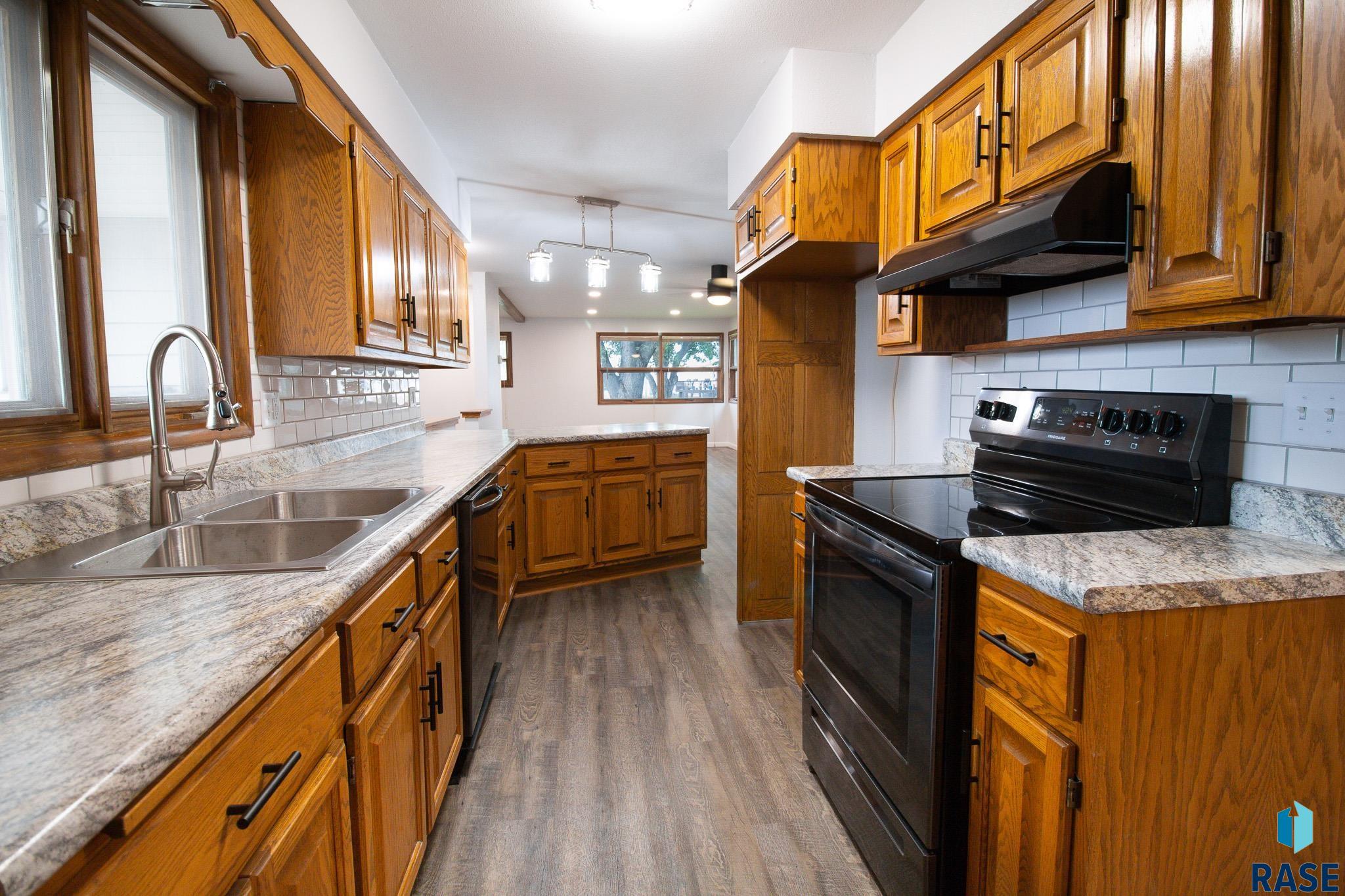 28 Park Ln Lane, Canton, New Jersey image 3
