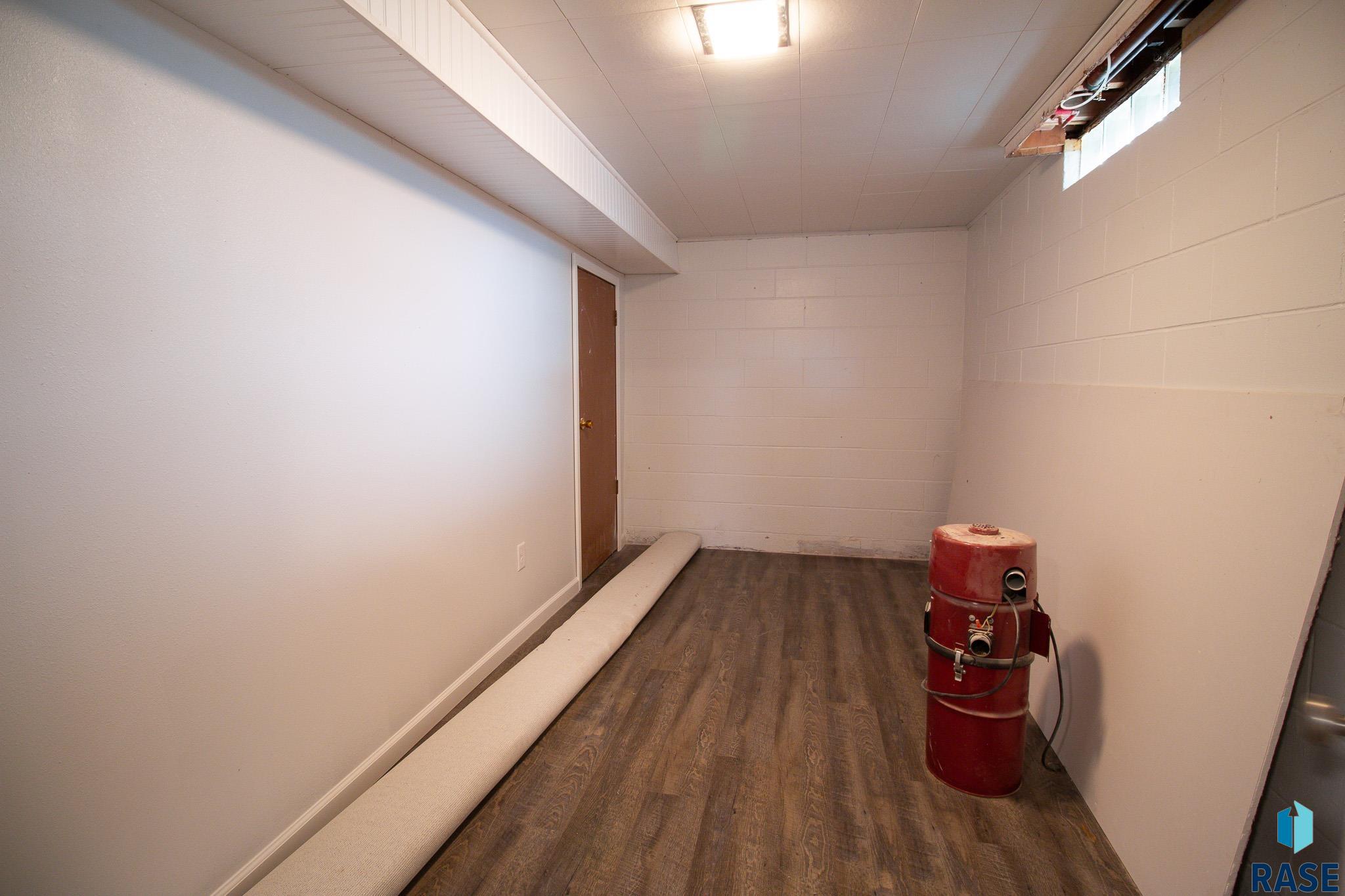 28 Park Ln Lane, Canton, New Jersey image 21