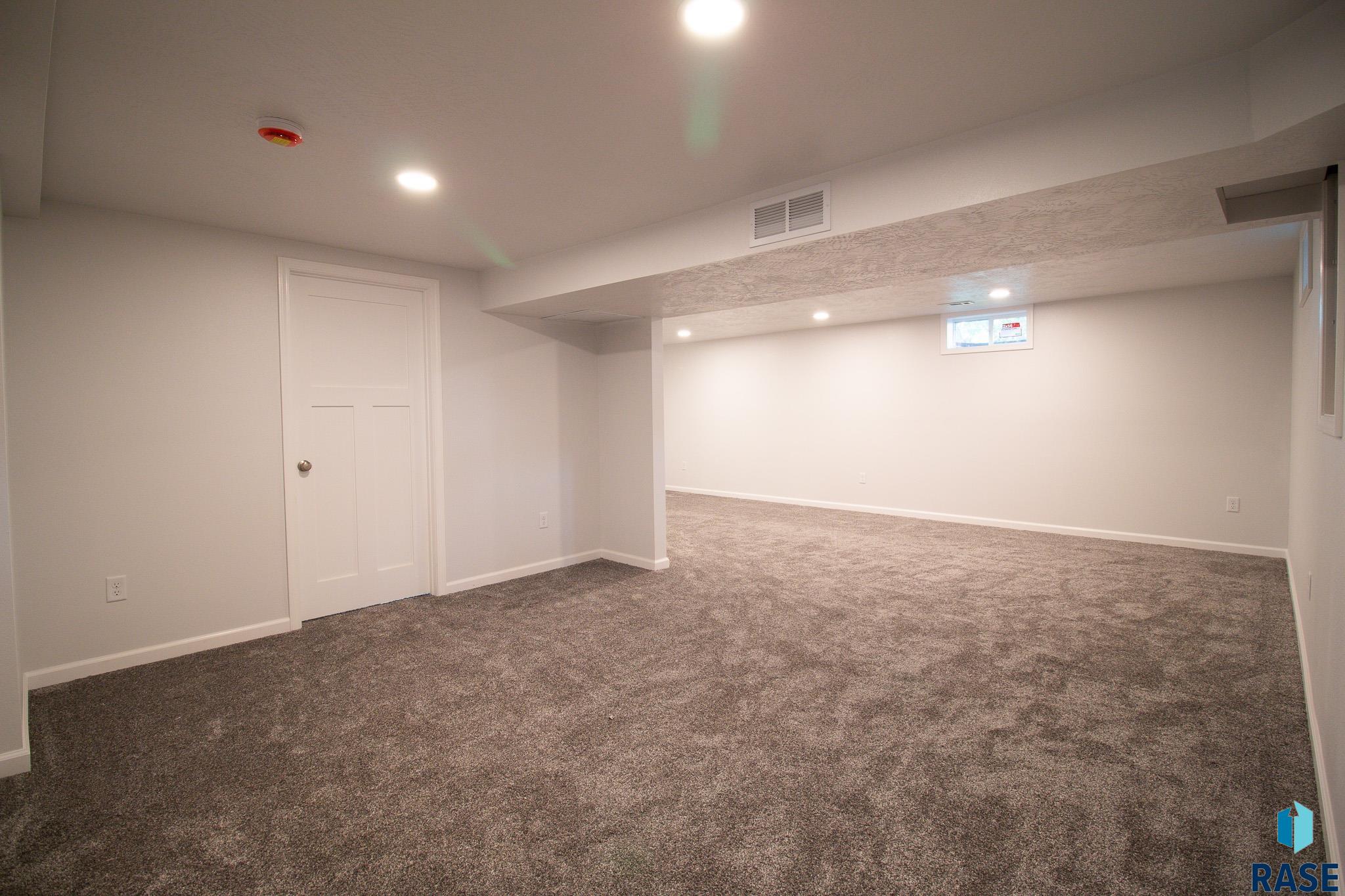 28 Park Ln Lane, Canton, New Jersey image 17