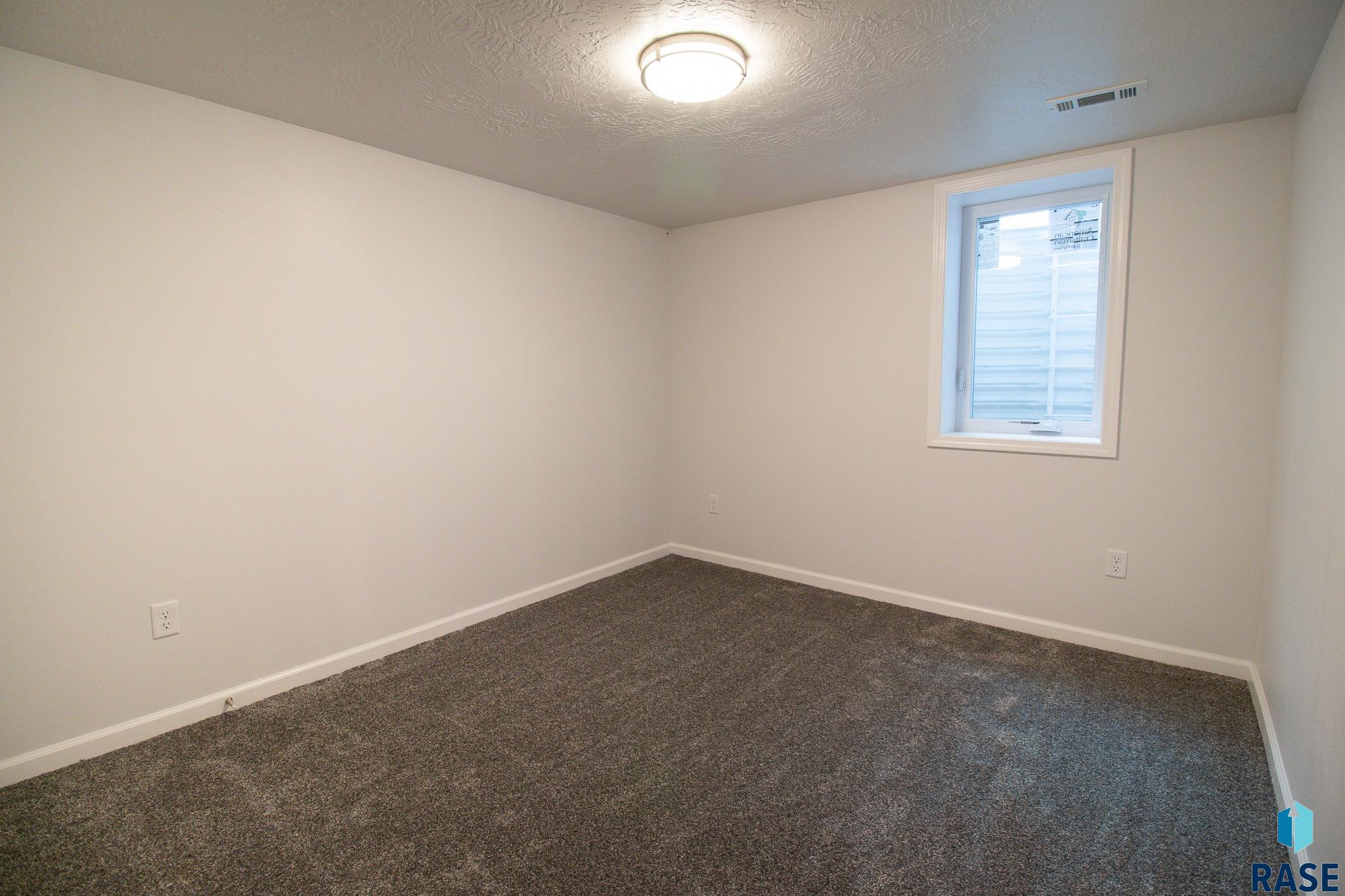 28 Park Ln Lane, Canton, New Jersey image 20