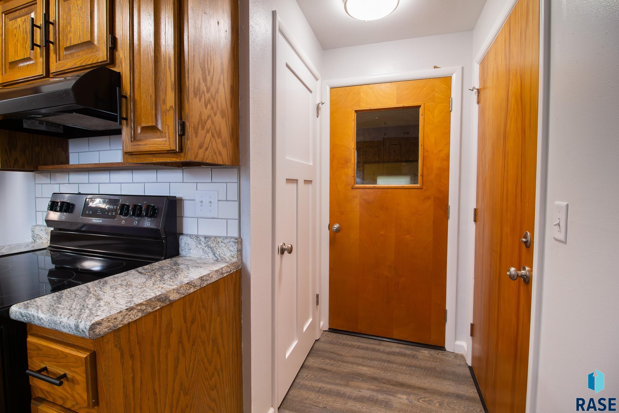 28 Park Ln Lane, Canton, New Jersey image 4