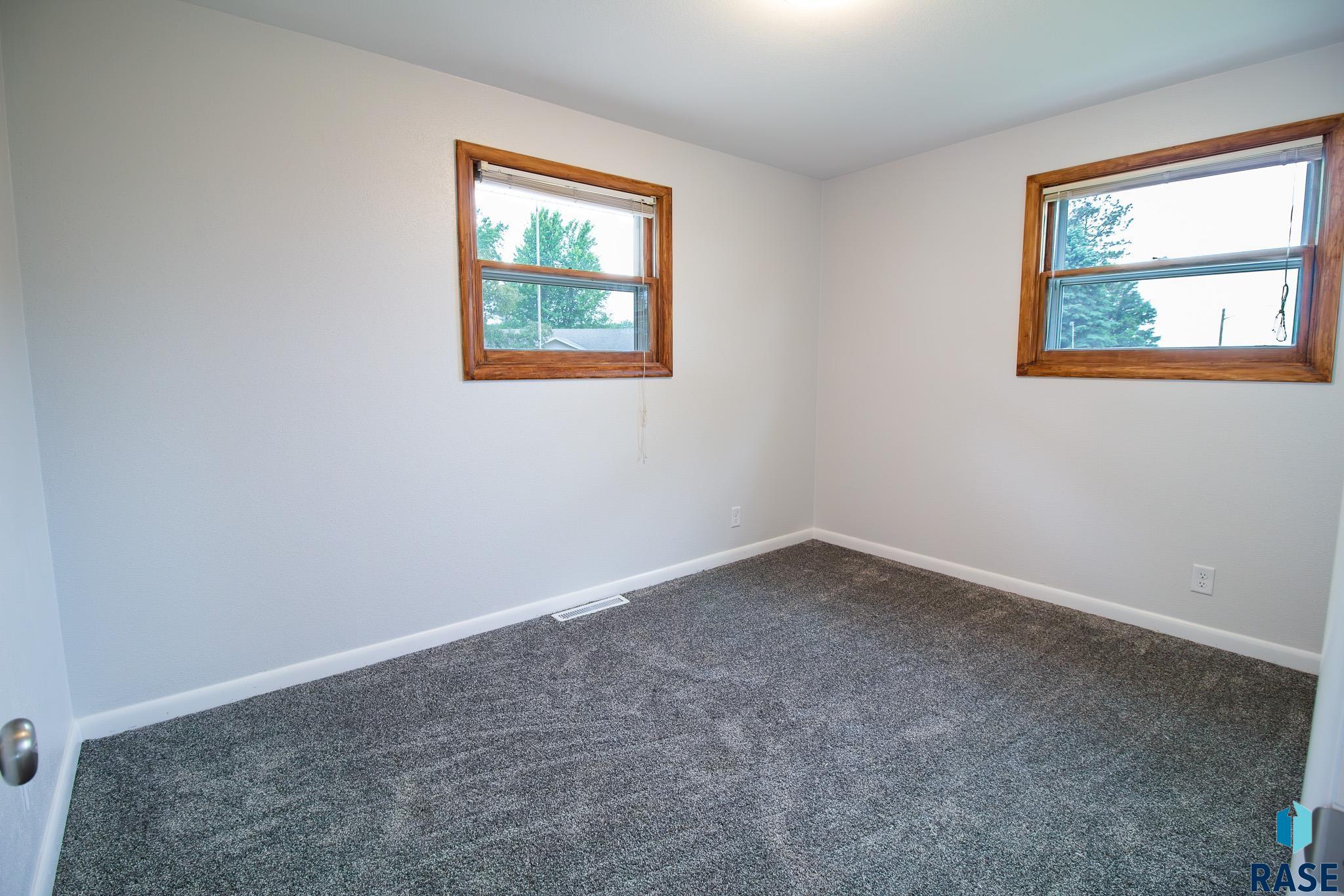 28 Park Ln Lane, Canton, New Jersey image 11