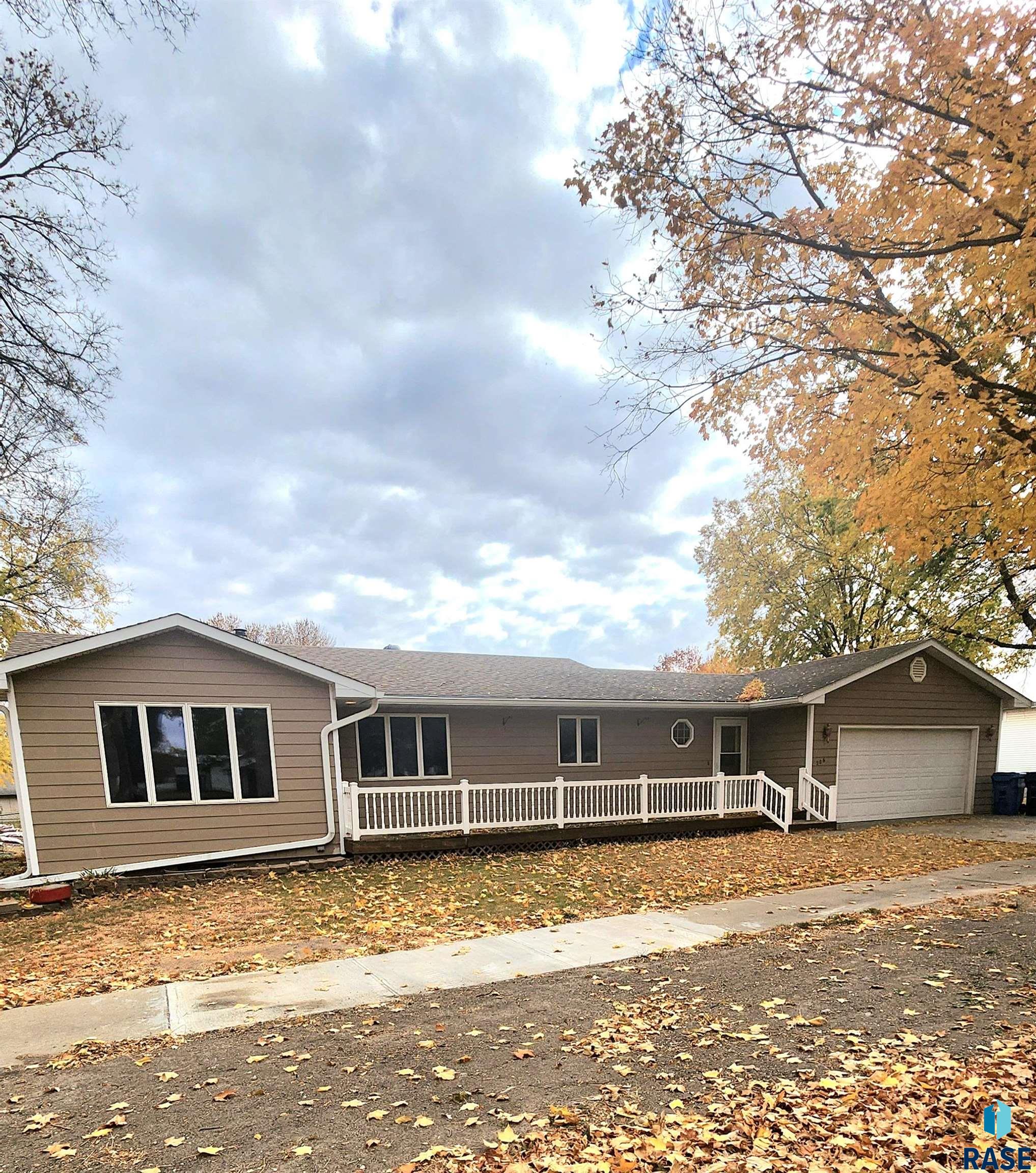 206 Monroe St Street, Hurley, South Dakota image 3