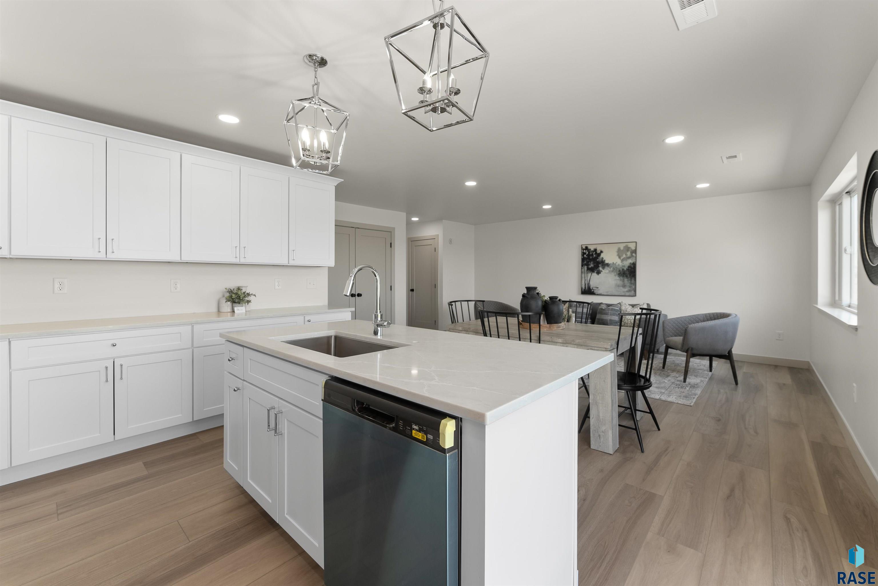 Harrisburg, South Dakota 57032, United States, 9 Bedrooms Bedrooms, ,8 BathroomsBathrooms,Residential,Active,226164