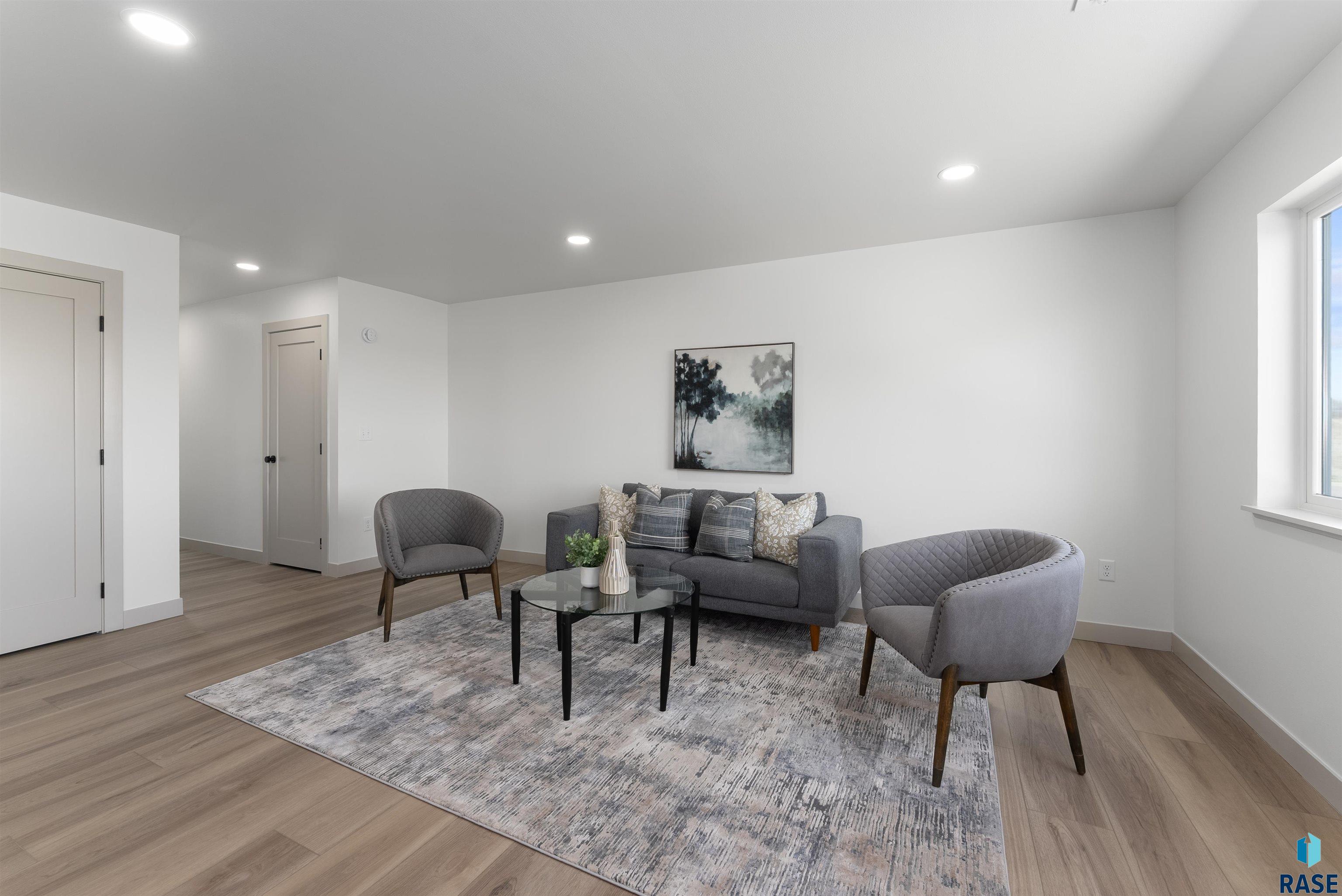 Harrisburg, South Dakota 57032, United States, 9 Bedrooms Bedrooms, ,8 BathroomsBathrooms,Residential,Active,226164