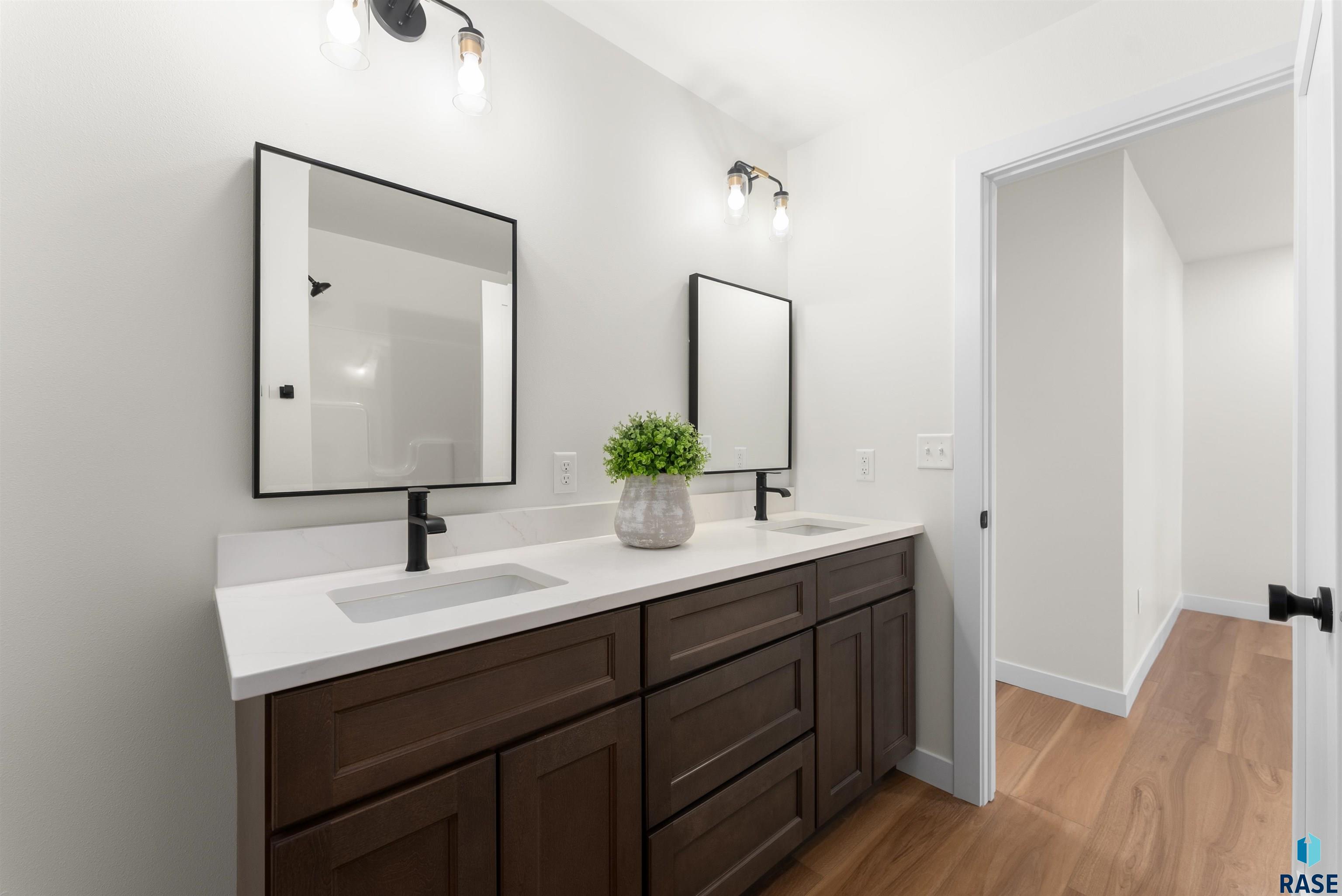 Harrisburg, South Dakota 57032, United States, 9 Bedrooms Bedrooms, ,8 BathroomsBathrooms,Residential,Active,226164