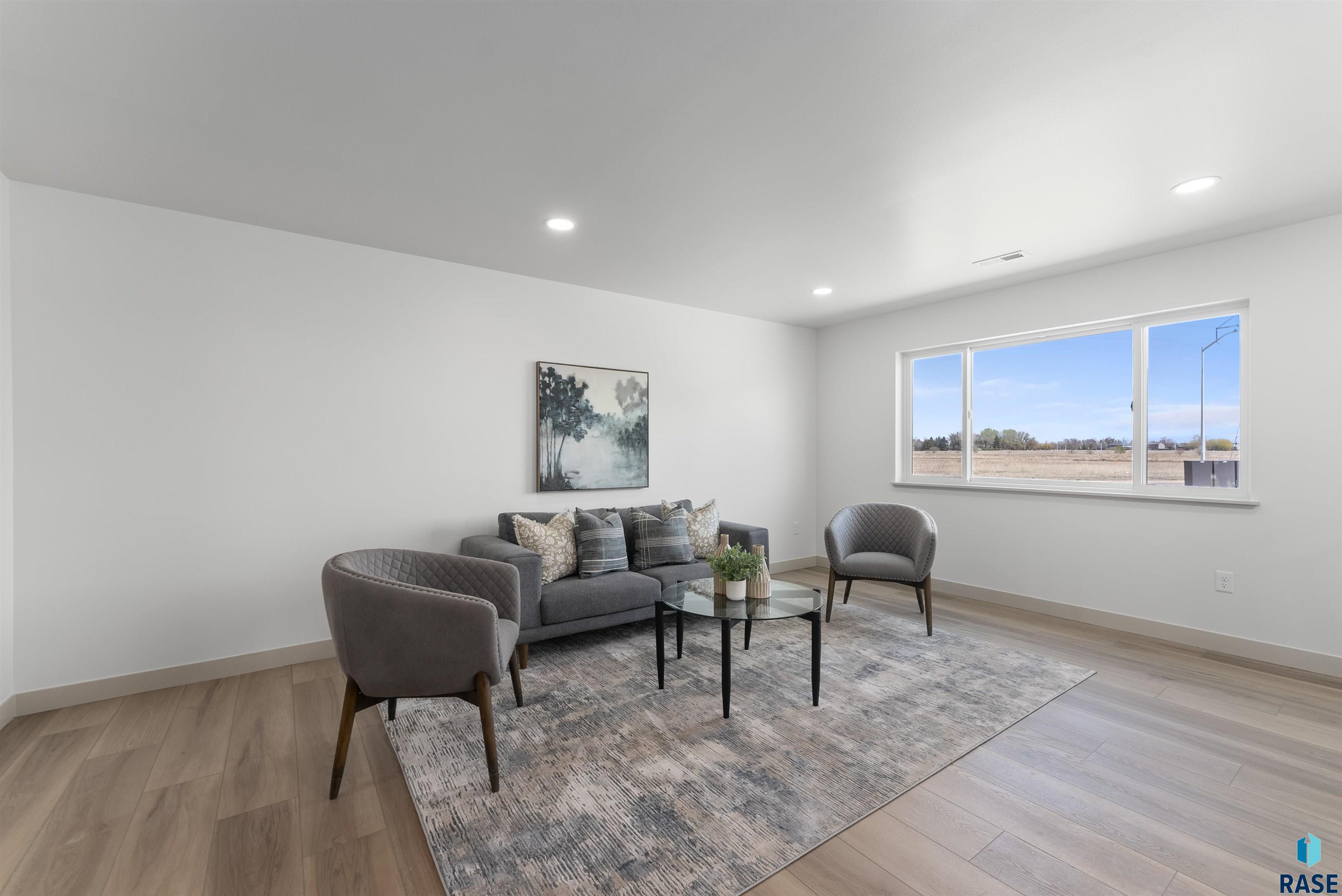 Harrisburg, South Dakota 57032, United States, 9 Bedrooms Bedrooms, ,8 BathroomsBathrooms,Residential,Active,226164