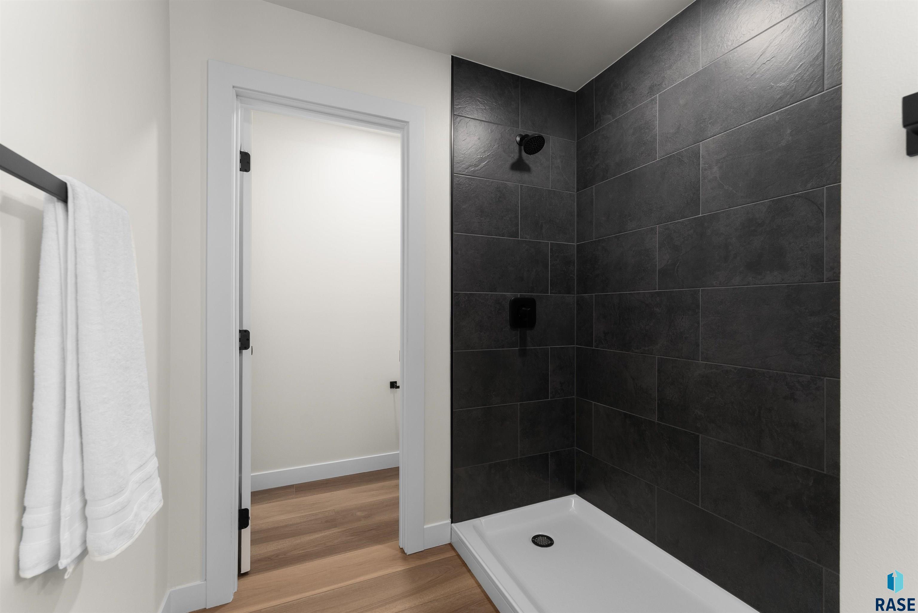 Harrisburg, South Dakota 57032, United States, 9 Bedrooms Bedrooms, ,8 BathroomsBathrooms,Residential,Active,226164