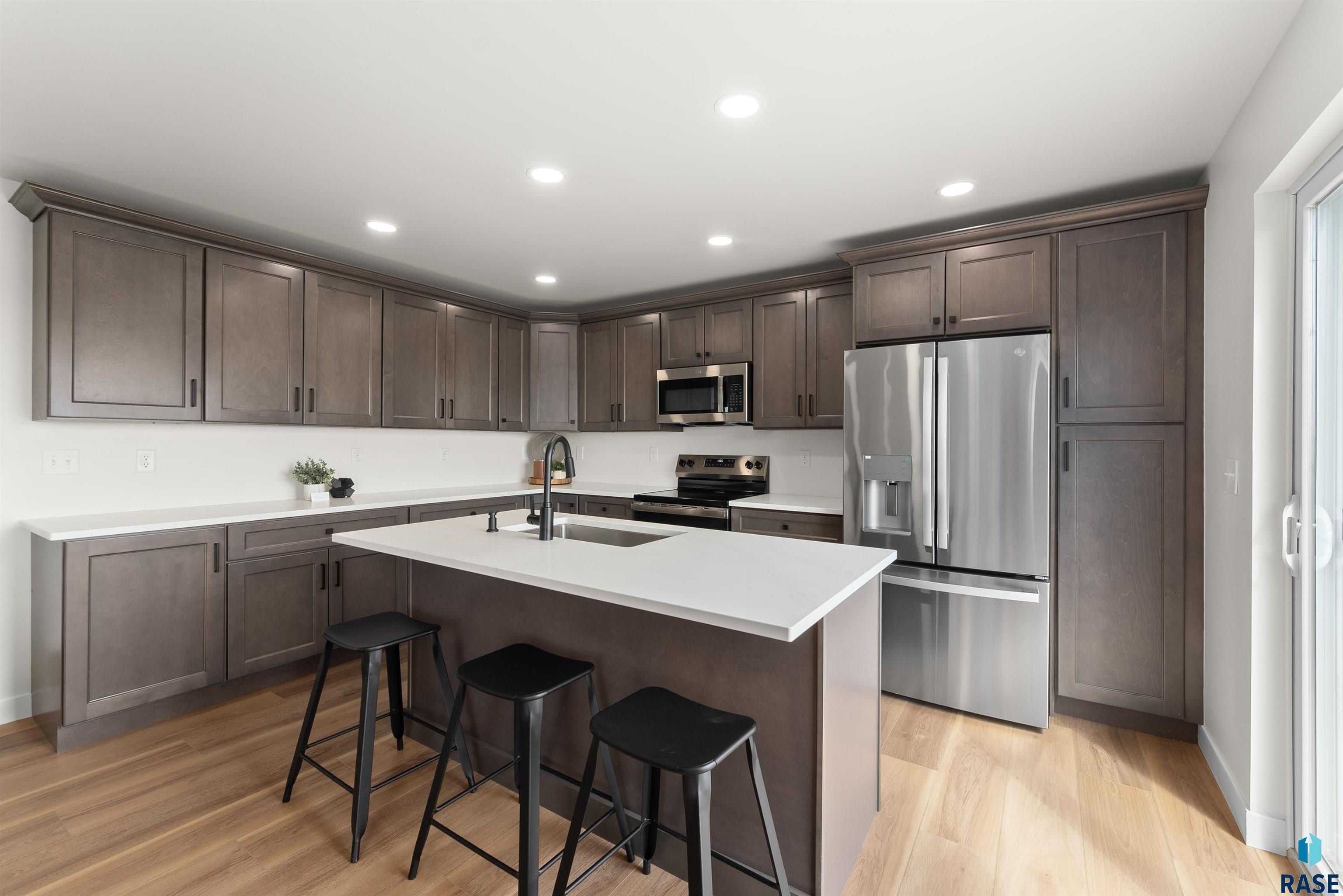 Harrisburg, South Dakota 57032, United States, 9 Bedrooms Bedrooms, ,8 BathroomsBathrooms,Residential,Active,226164