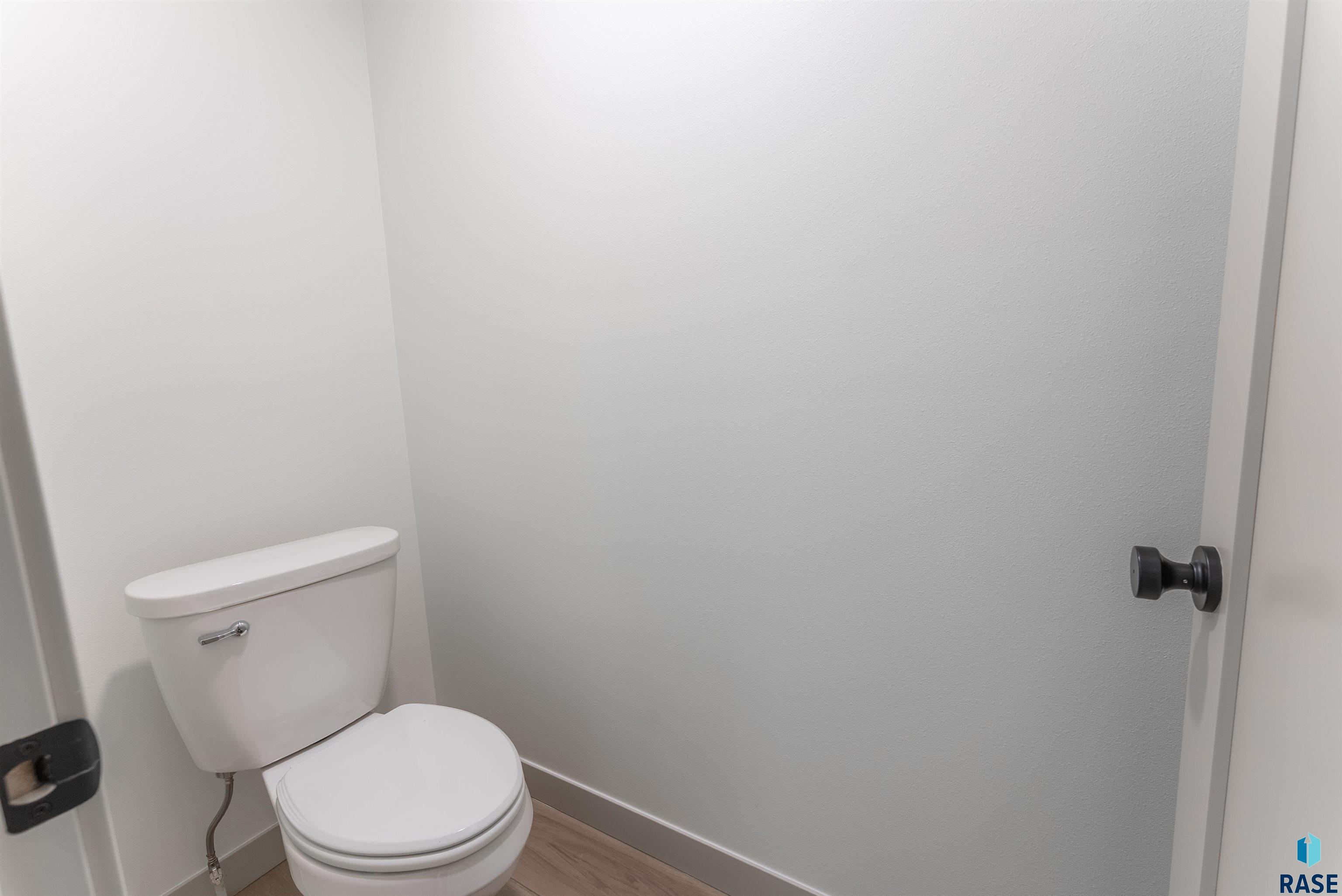 Harrisburg, South Dakota 57032, United States, 9 Bedrooms Bedrooms, ,8 BathroomsBathrooms,Residential,Active,226164