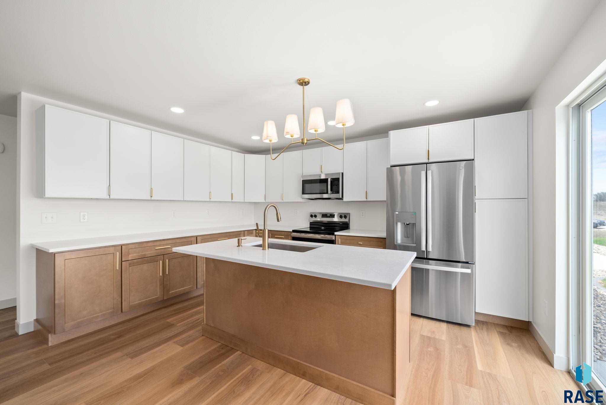 Harrisburg, South Dakota 57032, United States, 9 Bedrooms Bedrooms, ,8 BathroomsBathrooms,Residential,Active,226164