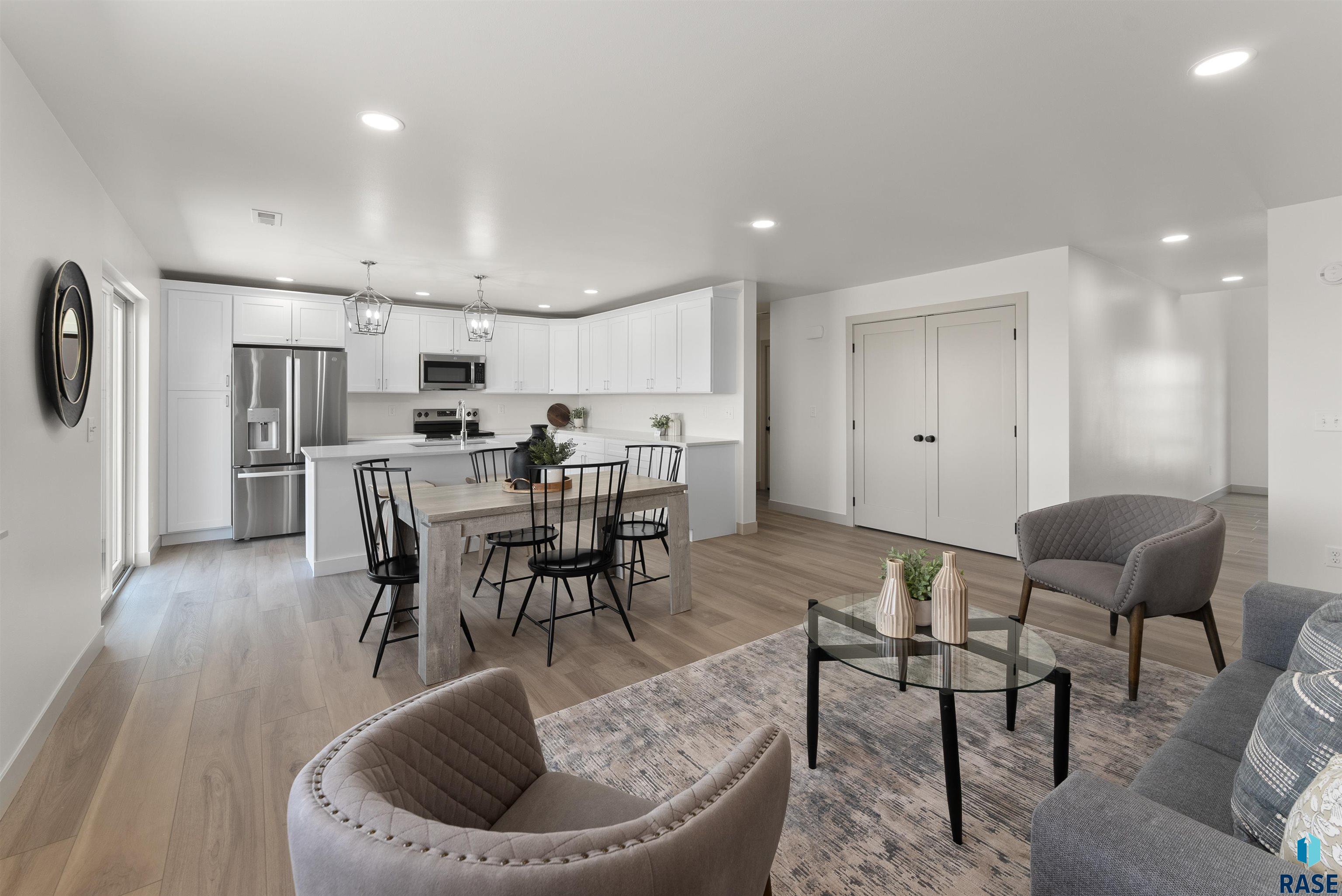 Harrisburg, South Dakota 57032, United States, 9 Bedrooms Bedrooms, ,8 BathroomsBathrooms,Residential,Active,226164