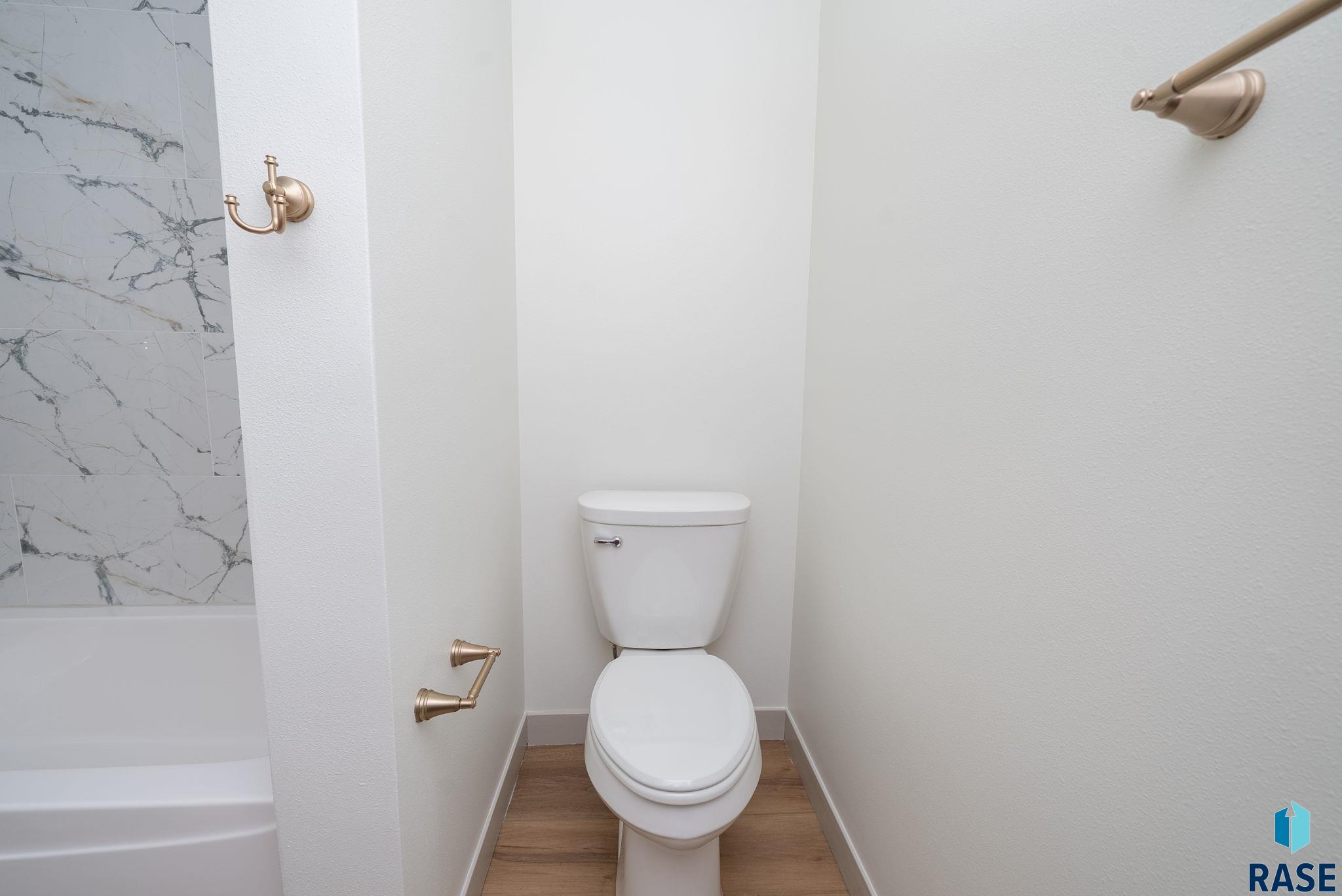 Harrisburg, South Dakota 57032, United States, 9 Bedrooms Bedrooms, ,8 BathroomsBathrooms,Residential,Active,226164