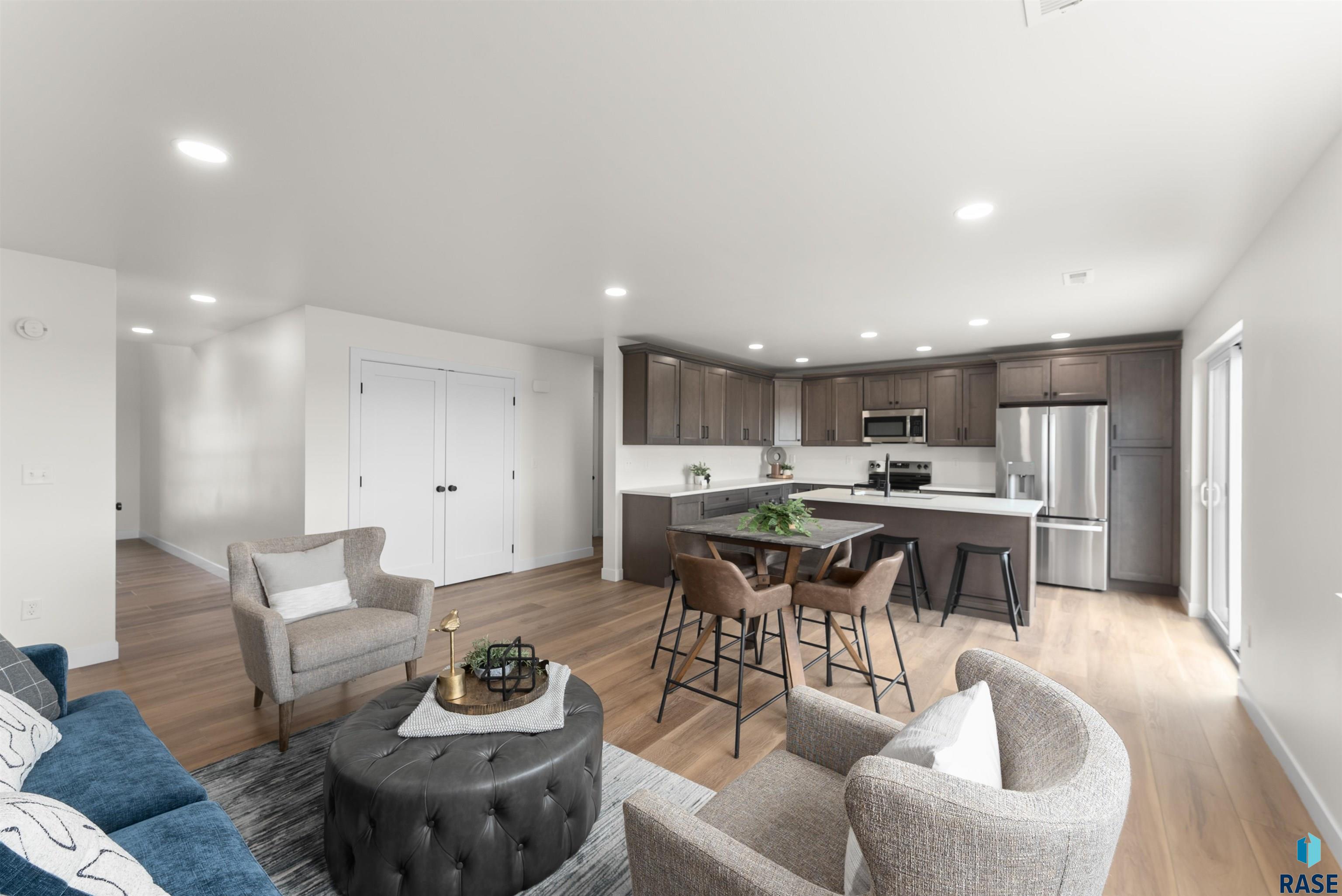 Harrisburg, South Dakota 57032, United States, 9 Bedrooms Bedrooms, ,8 BathroomsBathrooms,Residential,Active,226164