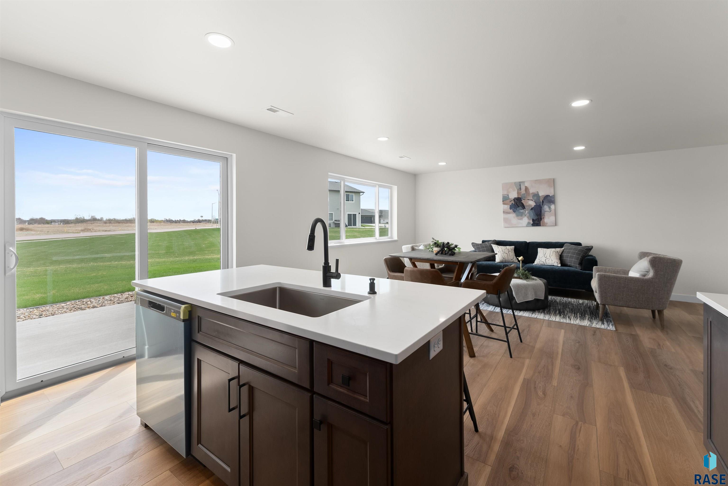 Harrisburg, South Dakota 57032, United States, 9 Bedrooms Bedrooms, ,8 BathroomsBathrooms,Residential,Active,226164