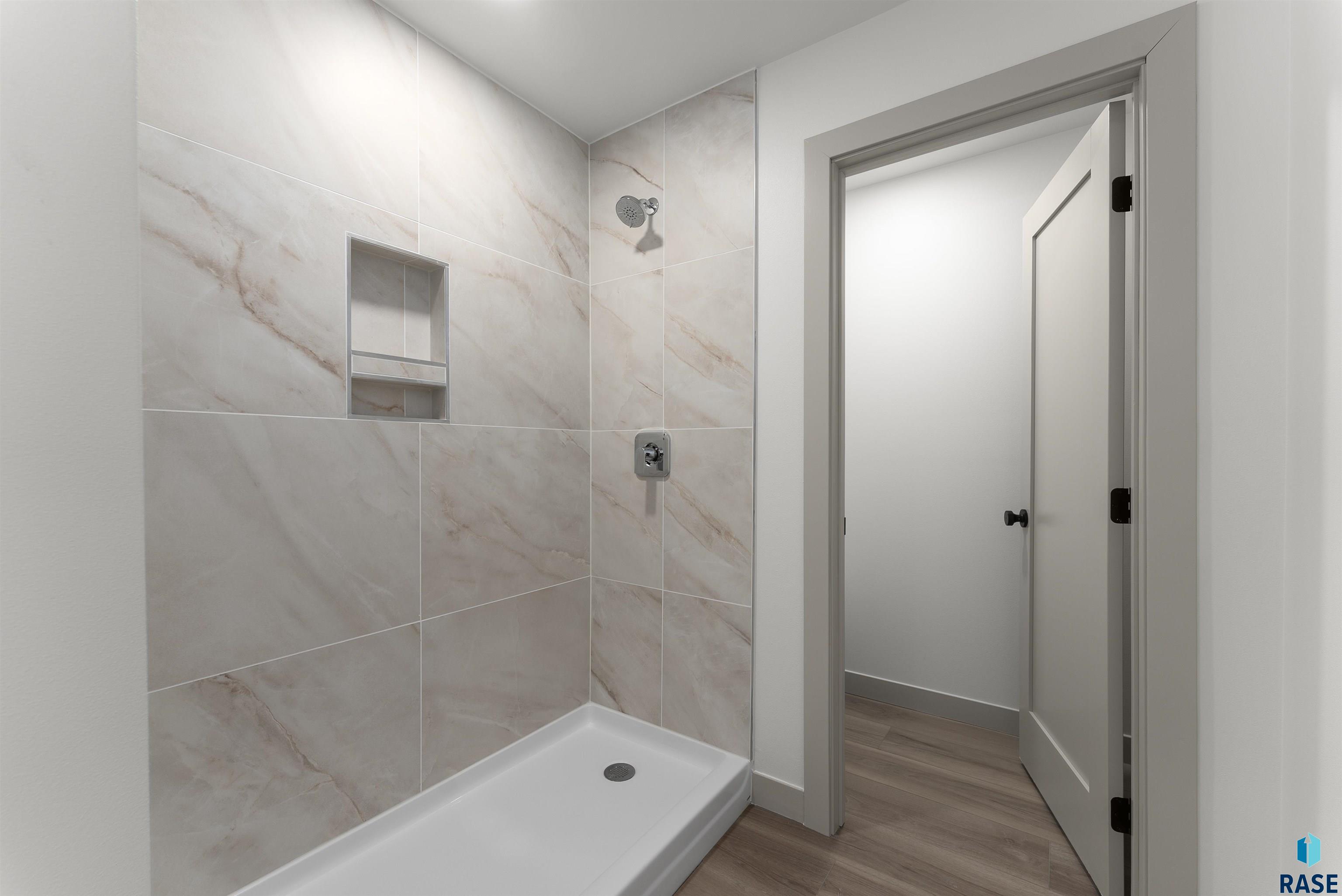 Harrisburg, South Dakota 57032, United States, 9 Bedrooms Bedrooms, ,8 BathroomsBathrooms,Residential,Active,226164