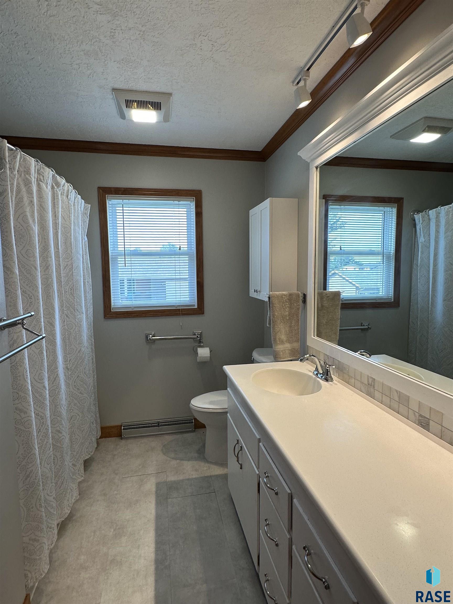 1113 Elm Cv Cove, Luverne, Minnesota image 11