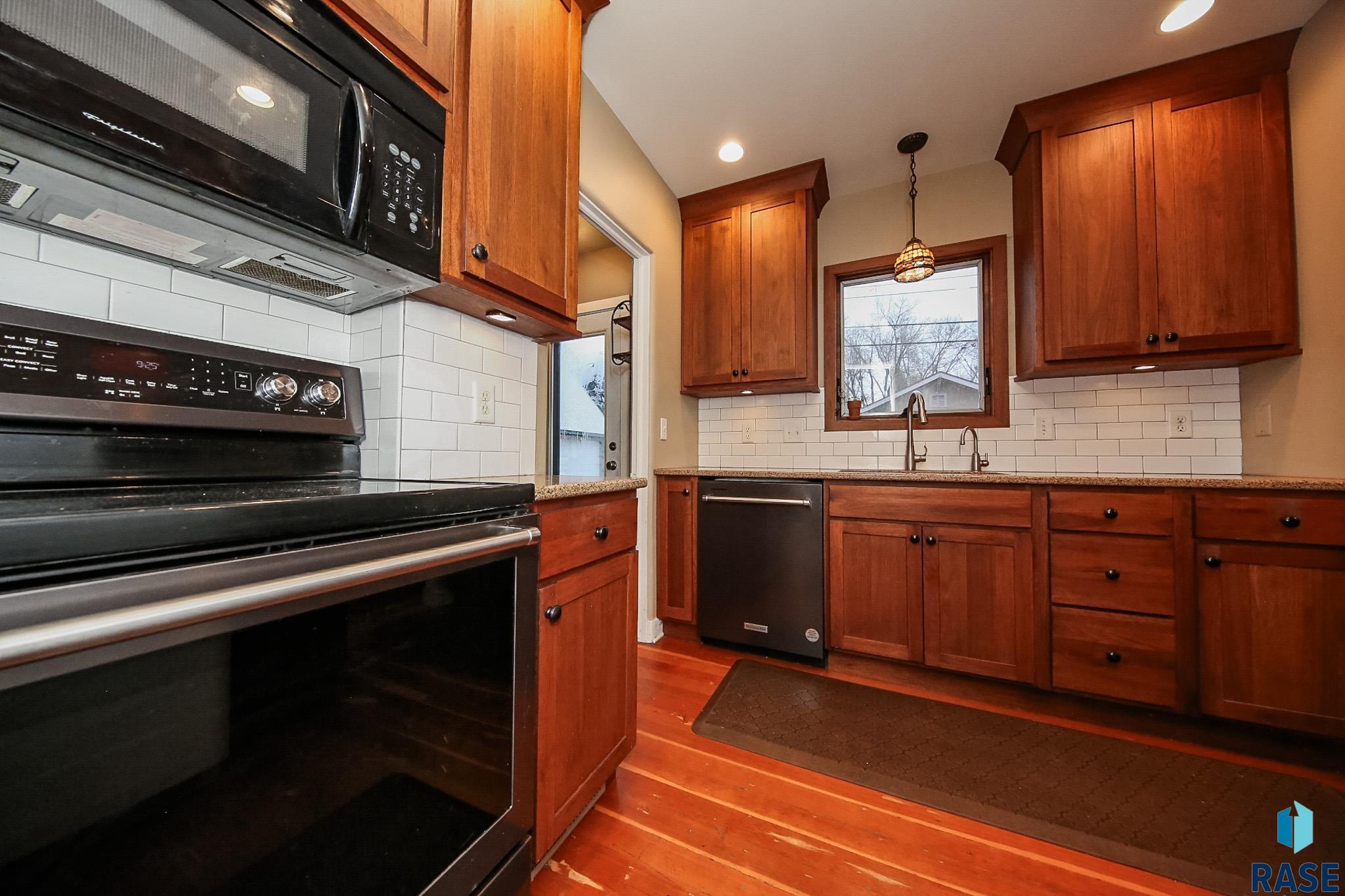 318 W 24th St Street, Sioux Falls, New Jersey image 8