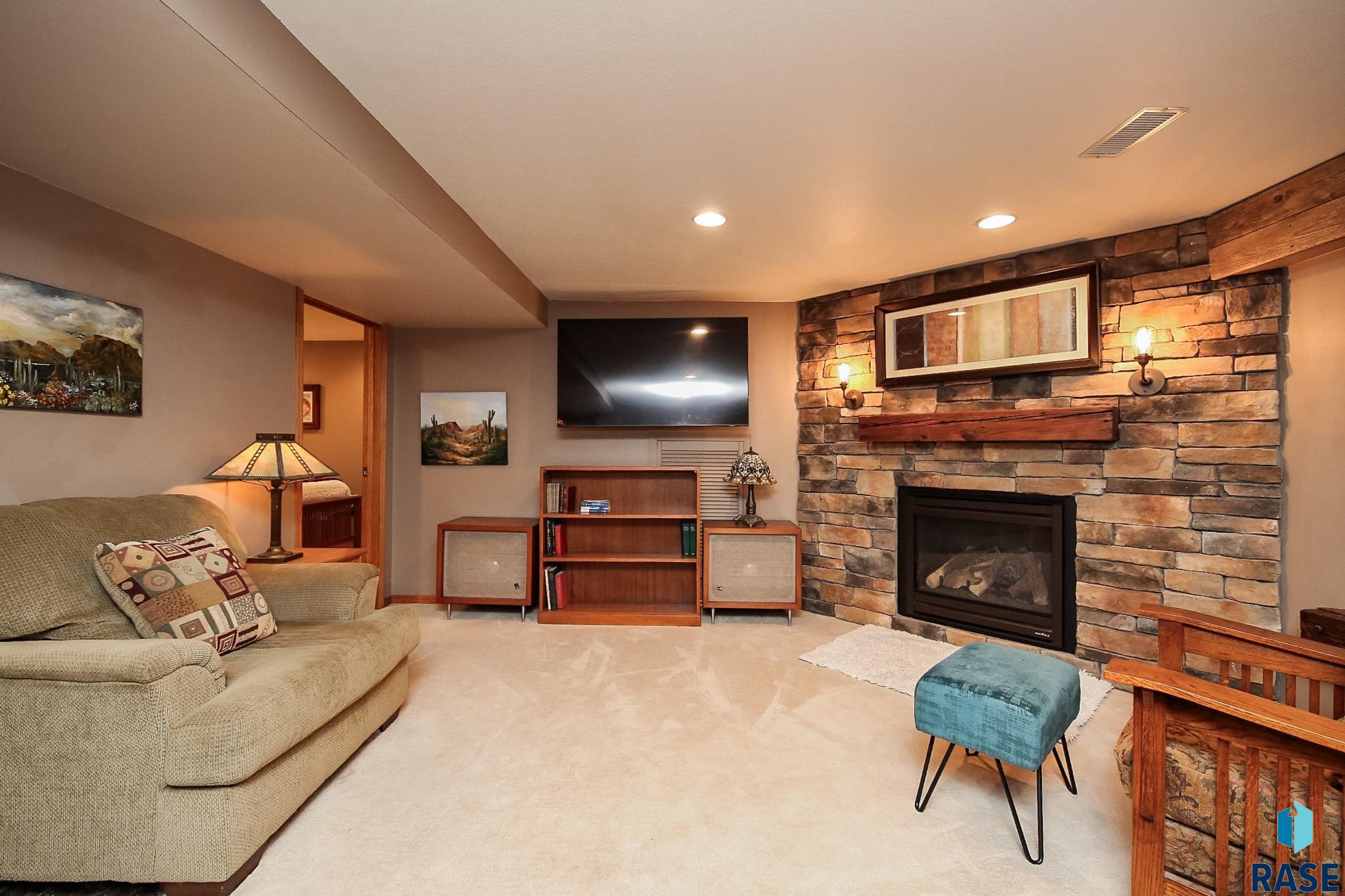 318 W 24th St Street, Sioux Falls, New Jersey image 20