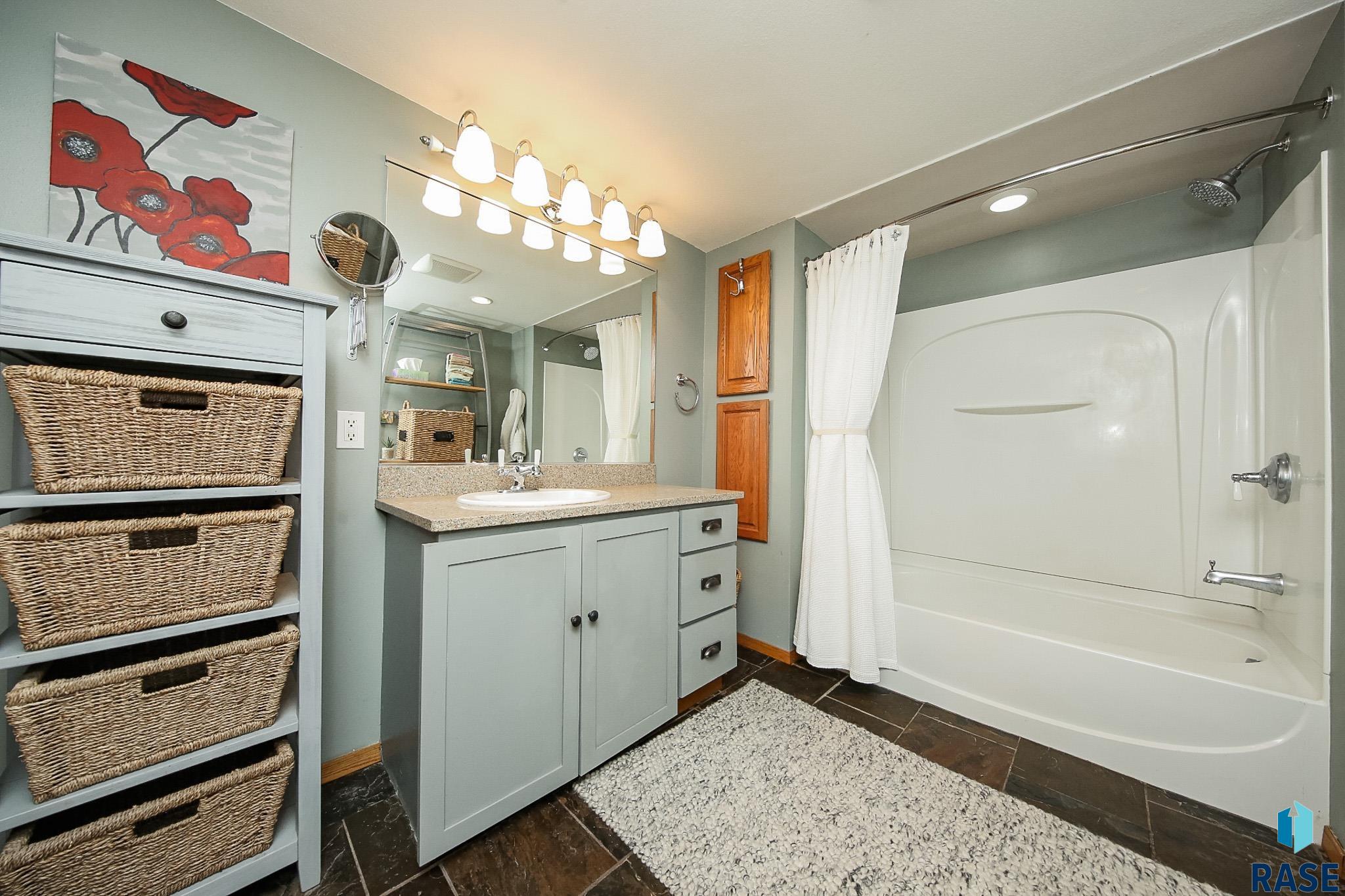 318 W 24th St Street, Sioux Falls, New Jersey image 15