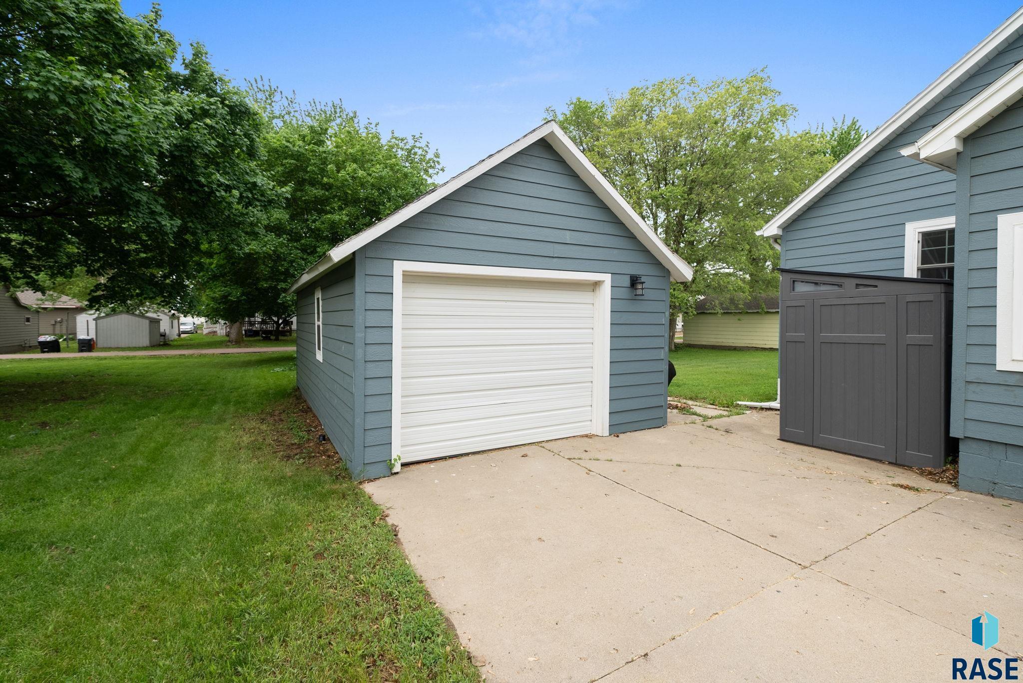 405 S 2nd St Street, Beresford, South Dakota image 47