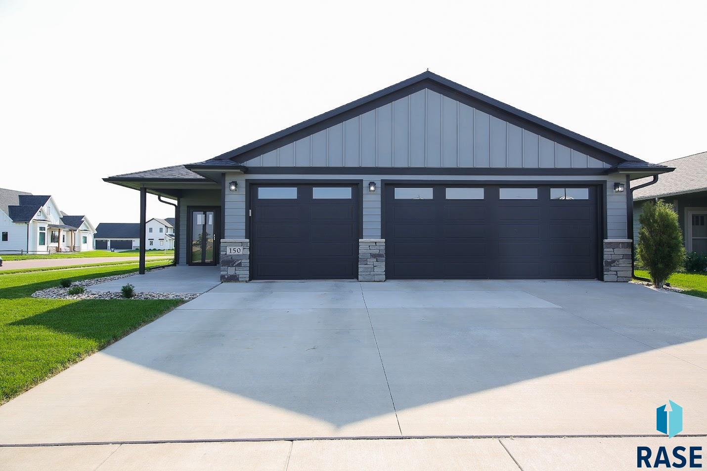 150 Devitt Dr Drive, Harrisburg, South Dakota image 2