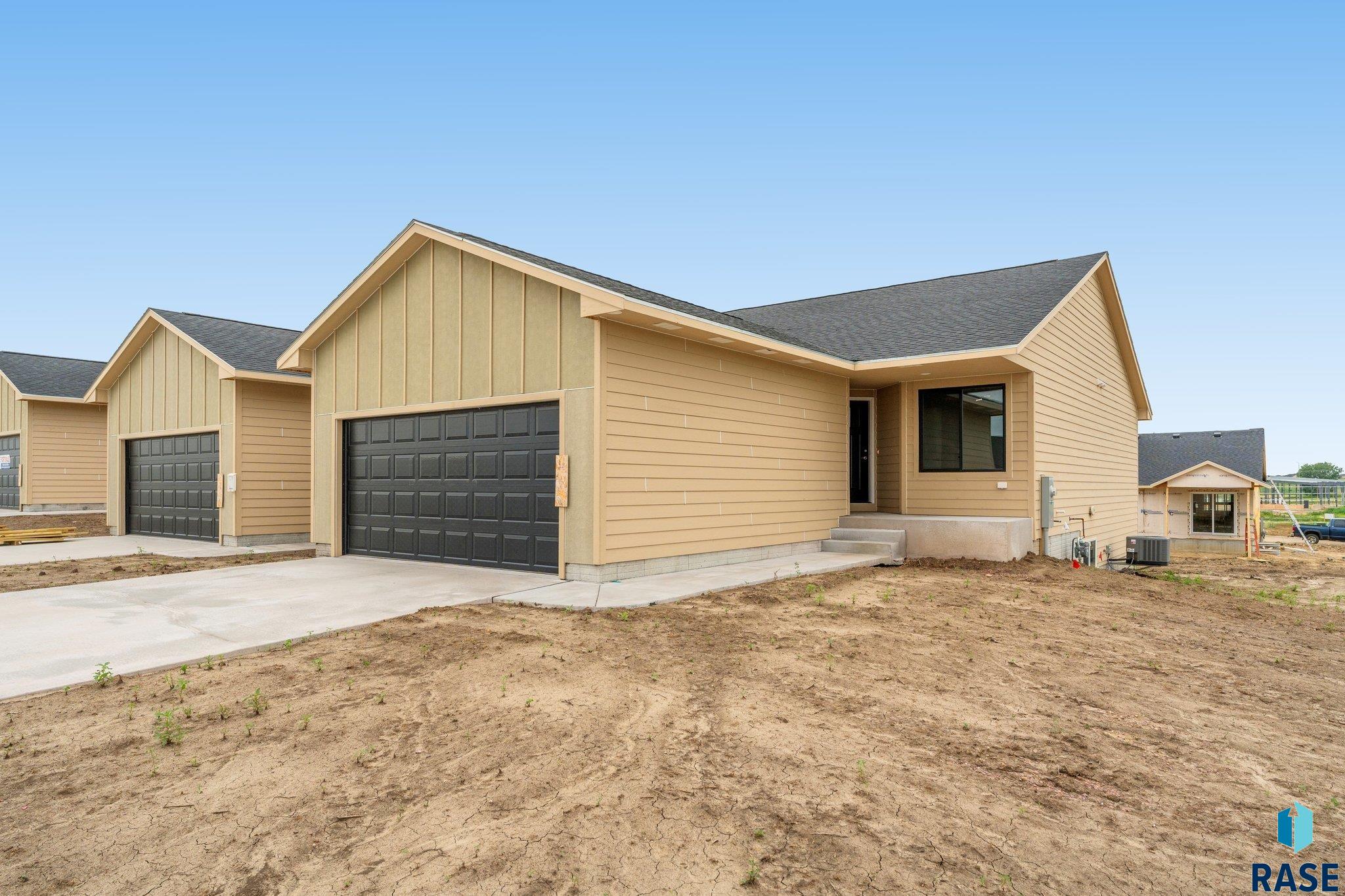 1909 N Tina Dr Drive, Sioux Falls, South Dakota image 3