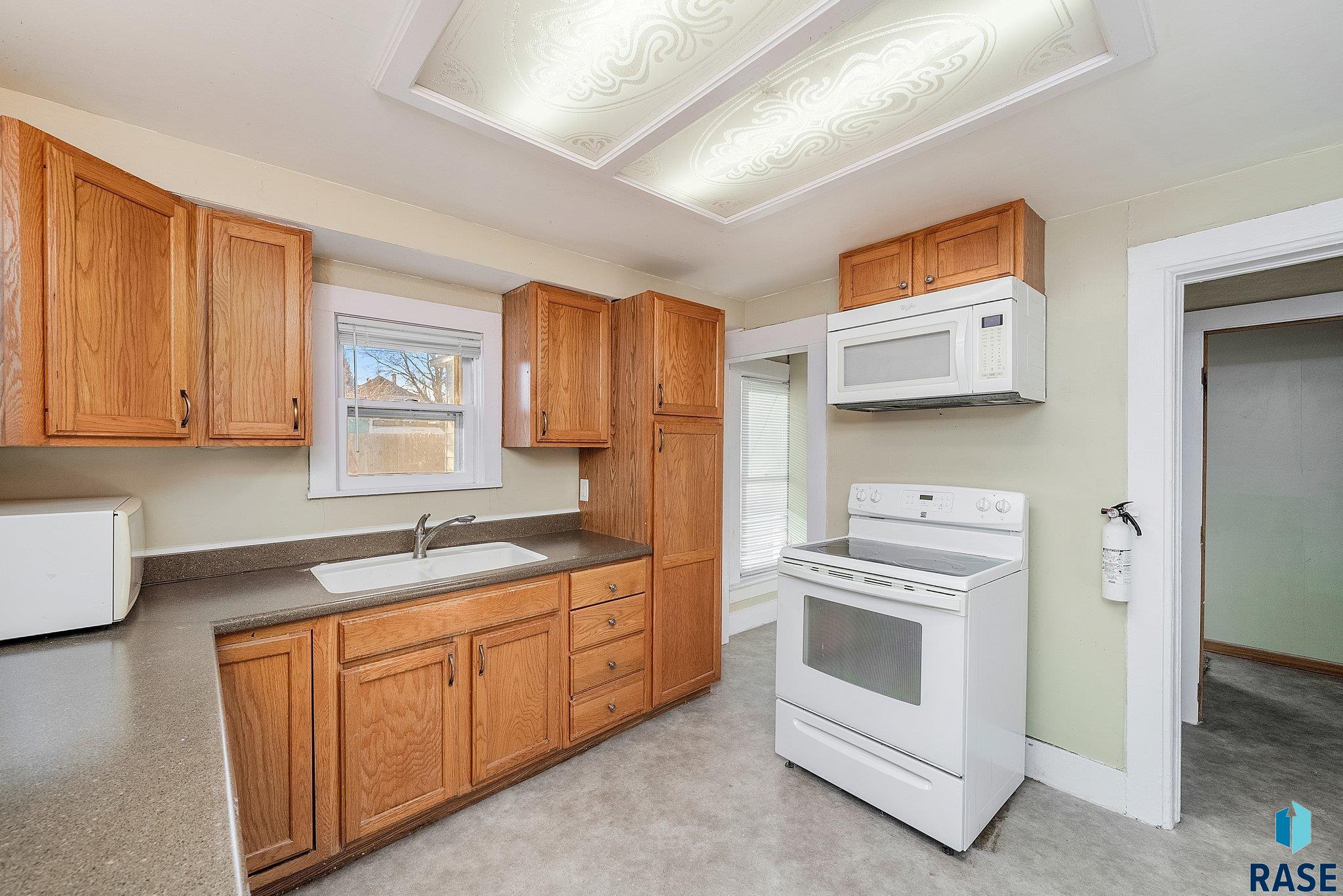 1013 W 9th St Street, Sioux Falls, South Dakota image 6