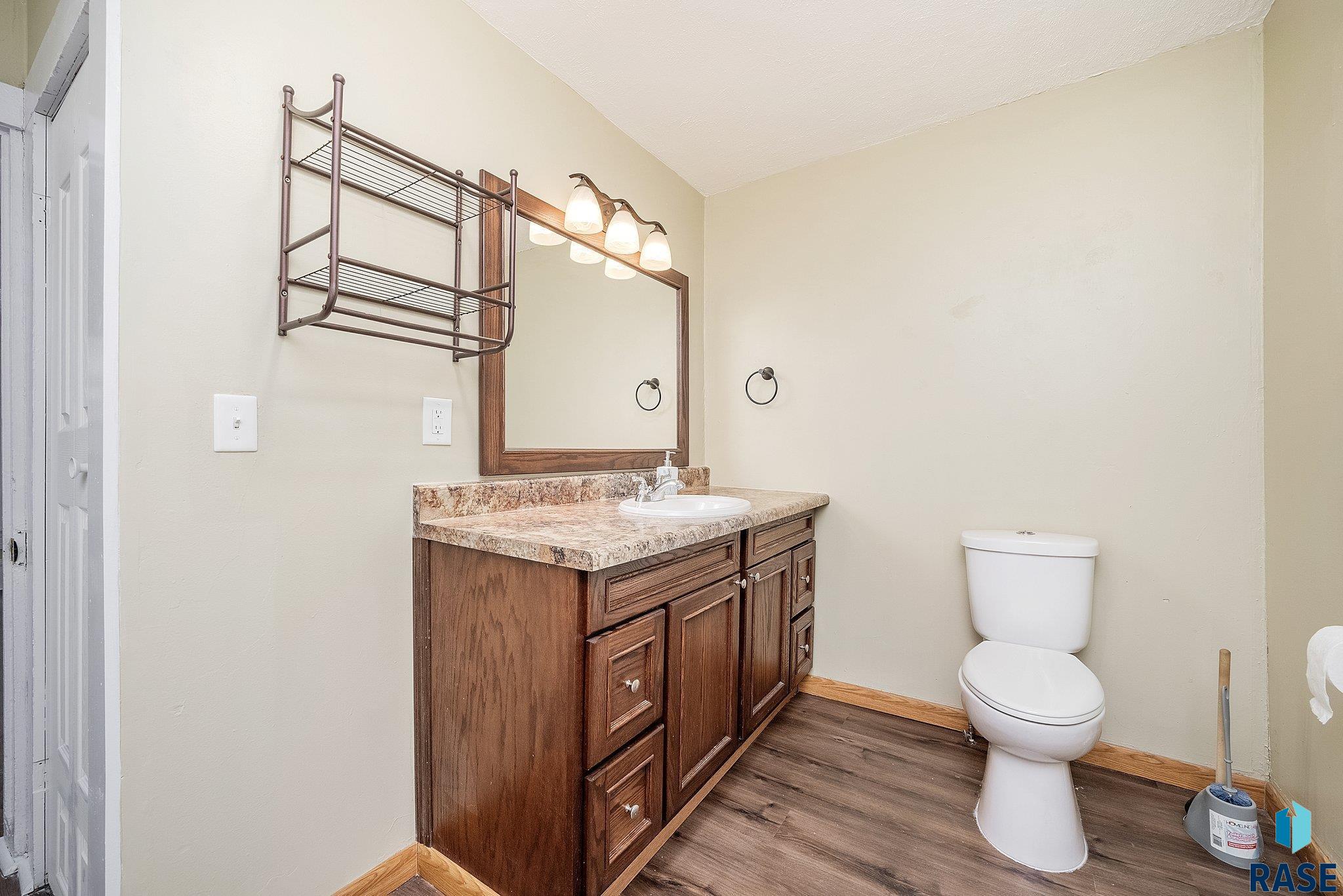 1013 W 9th St Street, Sioux Falls, South Dakota image 4