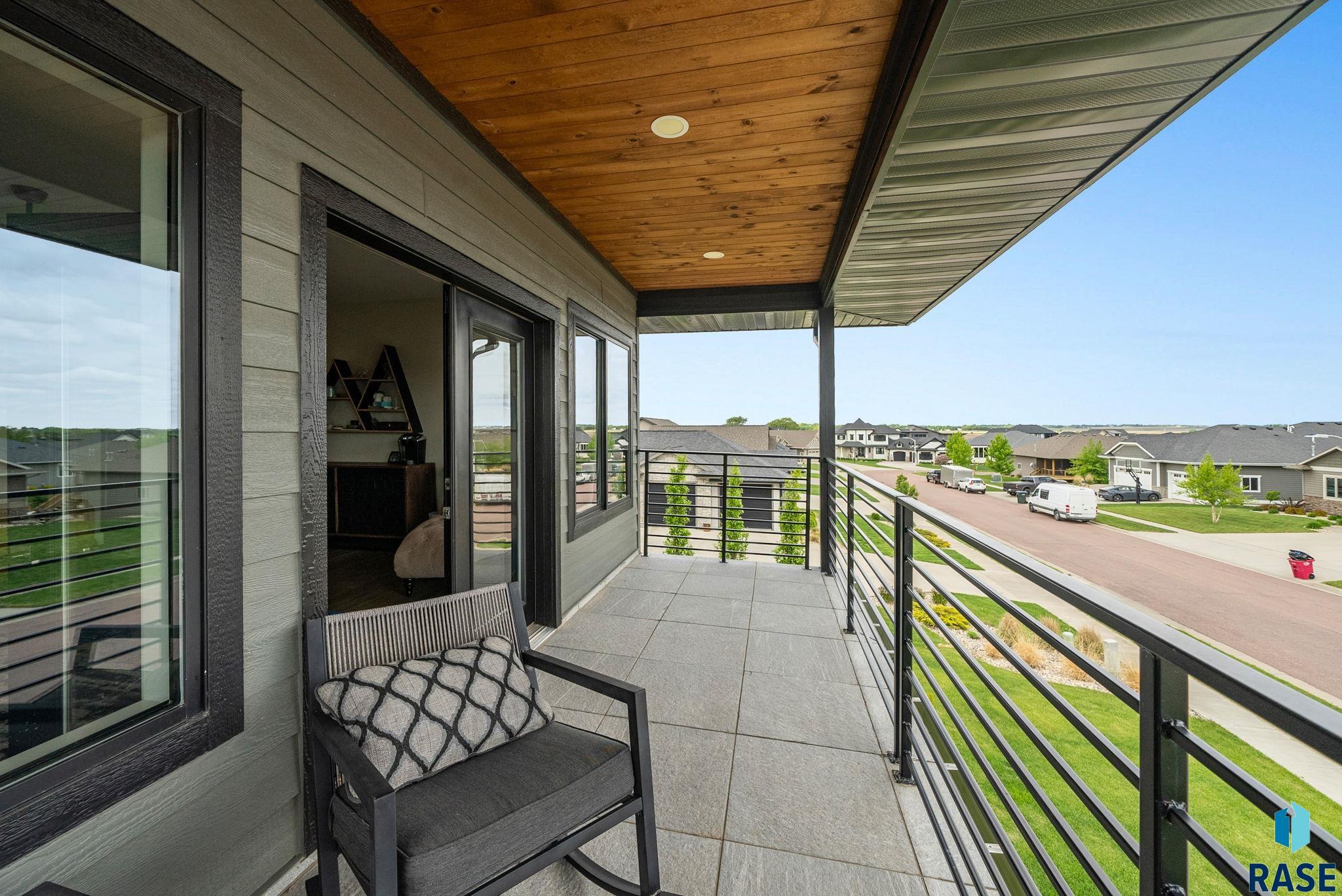 Sioux Falls, South Dakota 57107, United States, 4 Bedrooms Bedrooms, ,3 BathroomsBathrooms,Residential,Active,219212