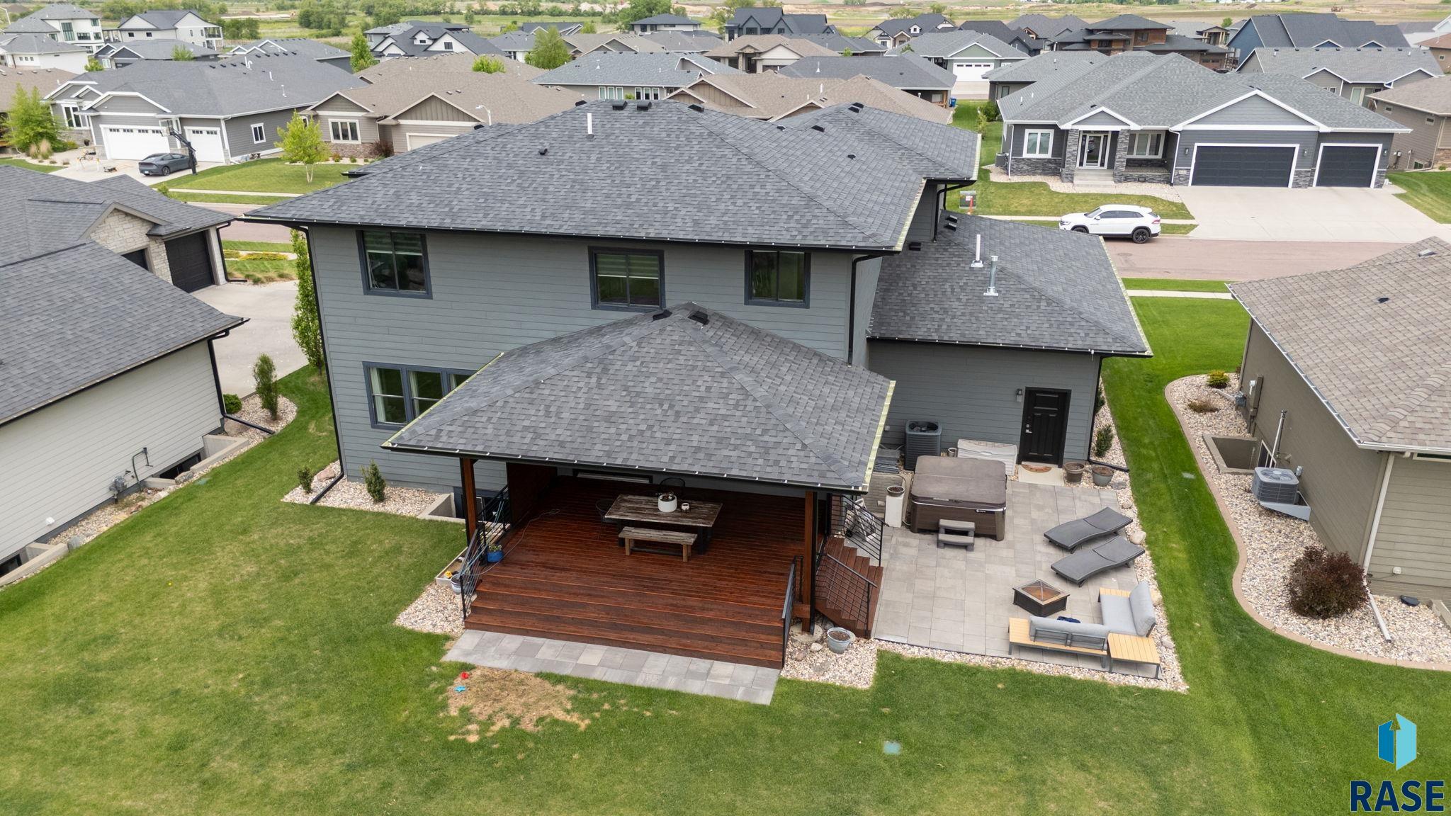 Sioux Falls, South Dakota 57107, United States, 4 Bedrooms Bedrooms, ,3 BathroomsBathrooms,Residential,Active,219212