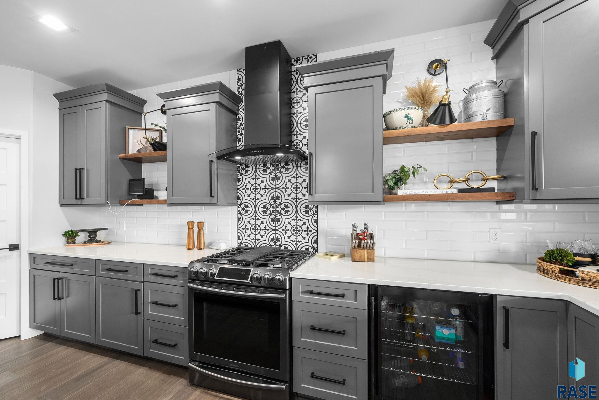 Sioux Falls, South Dakota 57107, United States, 4 Bedrooms Bedrooms, ,3 BathroomsBathrooms,Residential,Active,219212