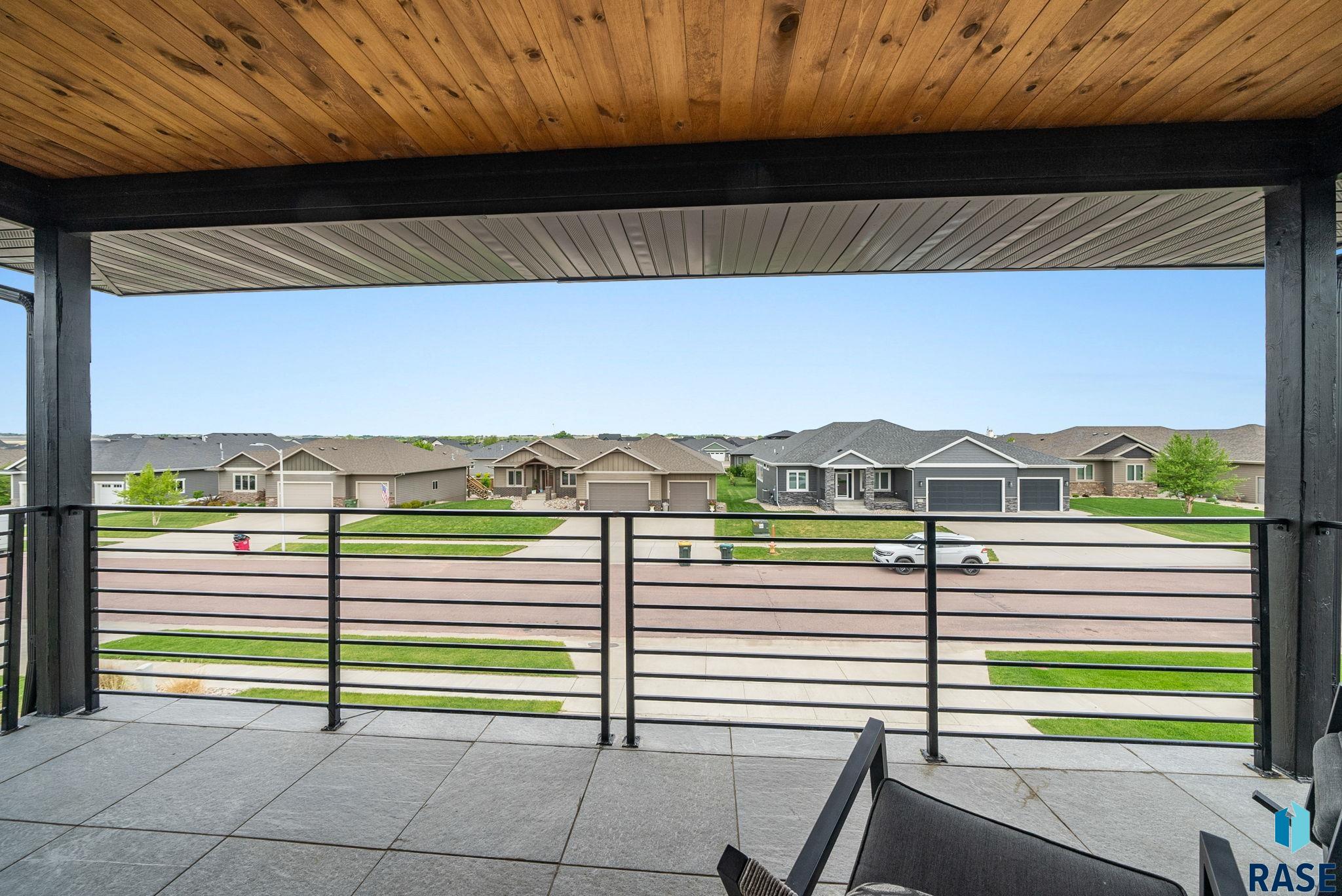 Sioux Falls, South Dakota 57107, United States, 4 Bedrooms Bedrooms, ,3 BathroomsBathrooms,Residential,Active,219212