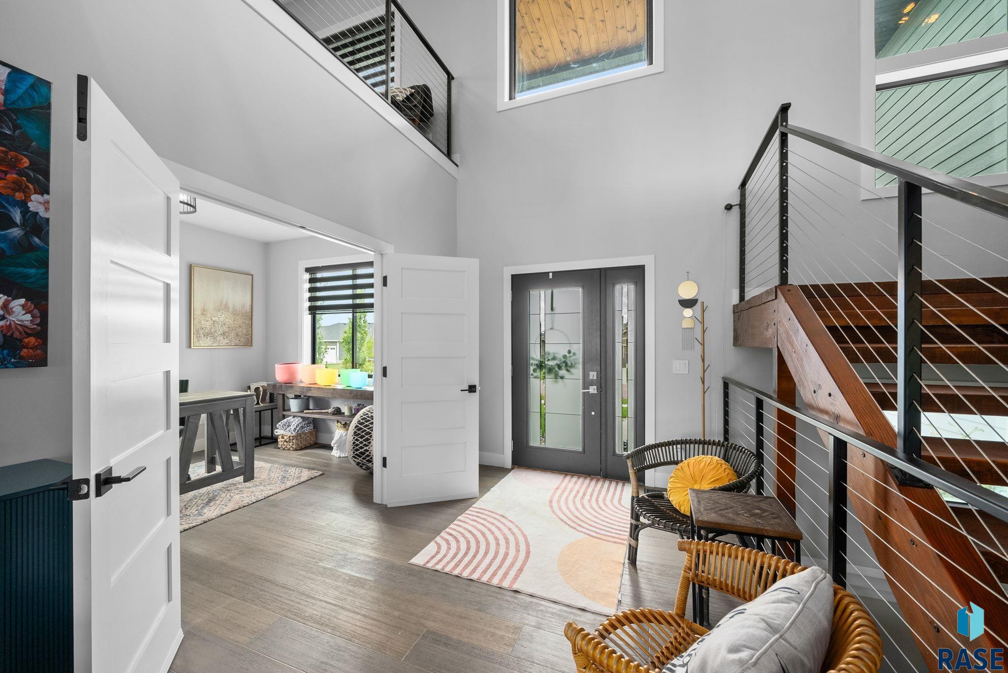 Sioux Falls, South Dakota 57107, United States, 4 Bedrooms Bedrooms, ,3 BathroomsBathrooms,Residential,Active,219212