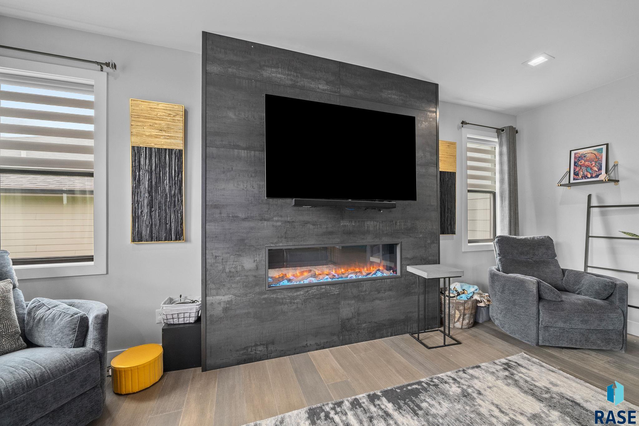 Sioux Falls, South Dakota 57107, United States, 4 Bedrooms Bedrooms, ,3 BathroomsBathrooms,Residential,Active,219212