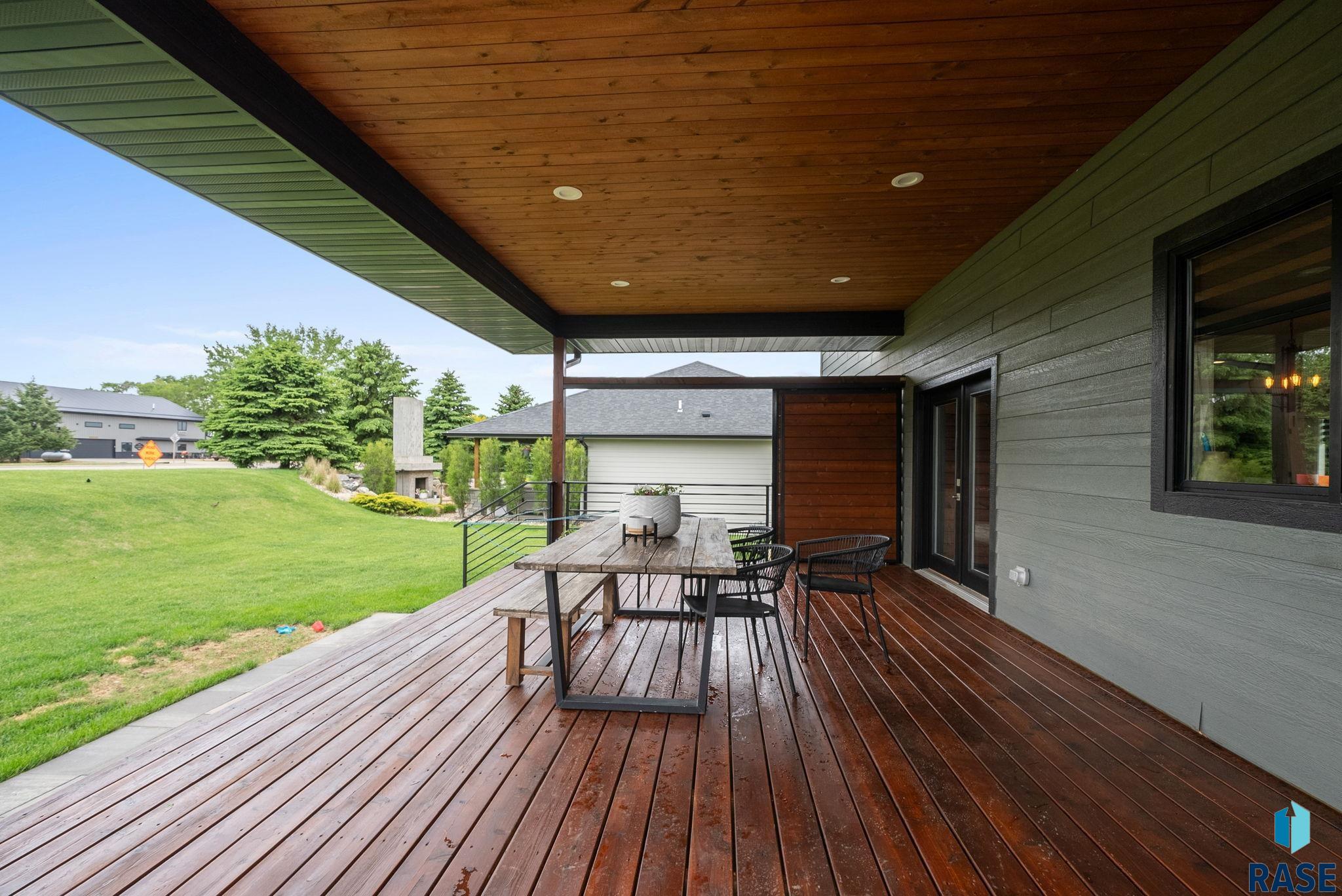 Sioux Falls, South Dakota 57107, United States, 4 Bedrooms Bedrooms, ,3 BathroomsBathrooms,Residential,Active,219212