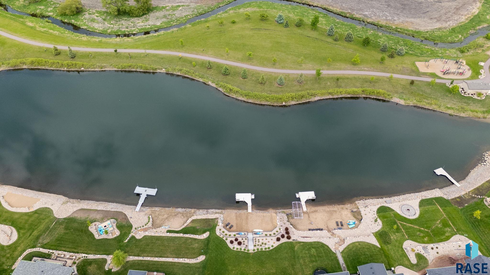 Sioux Falls, South Dakota 57107, United States, 4 Bedrooms Bedrooms, ,3 BathroomsBathrooms,Residential,Active,219212