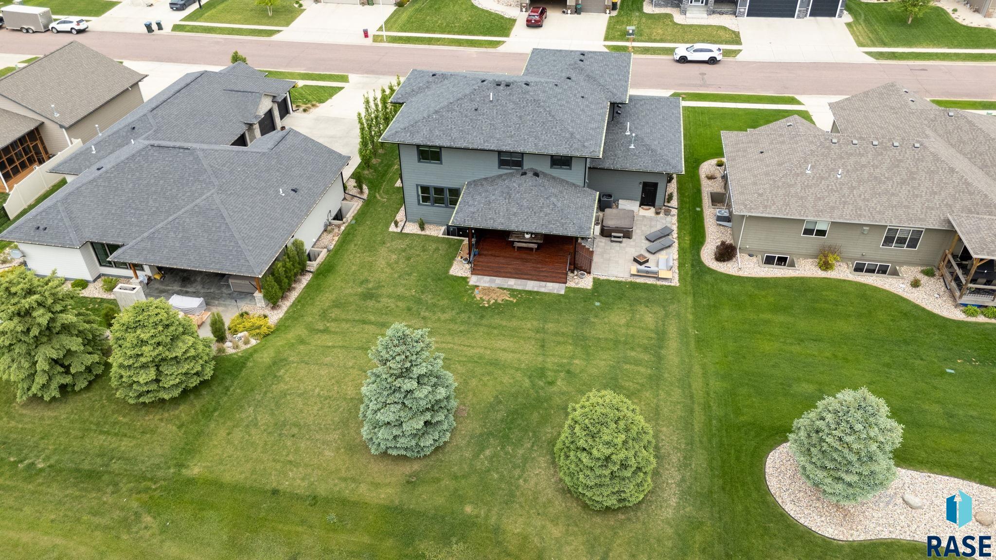 Sioux Falls, South Dakota 57107, United States, 4 Bedrooms Bedrooms, ,3 BathroomsBathrooms,Residential,Active,219212