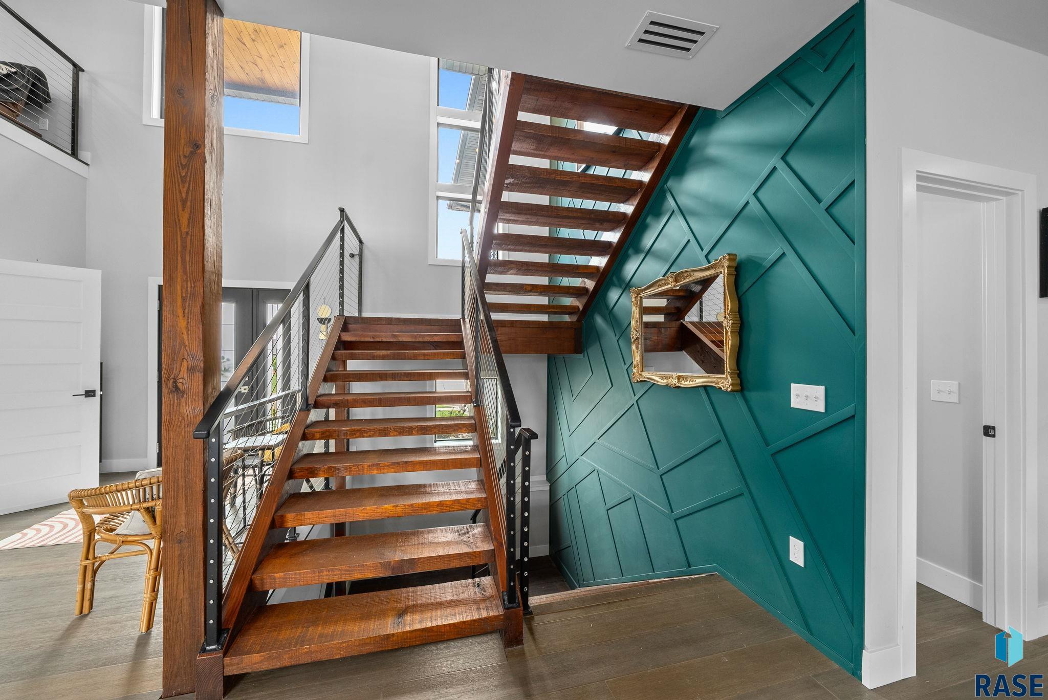 Sioux Falls, South Dakota 57107, United States, 4 Bedrooms Bedrooms, ,3 BathroomsBathrooms,Residential,Active,219212