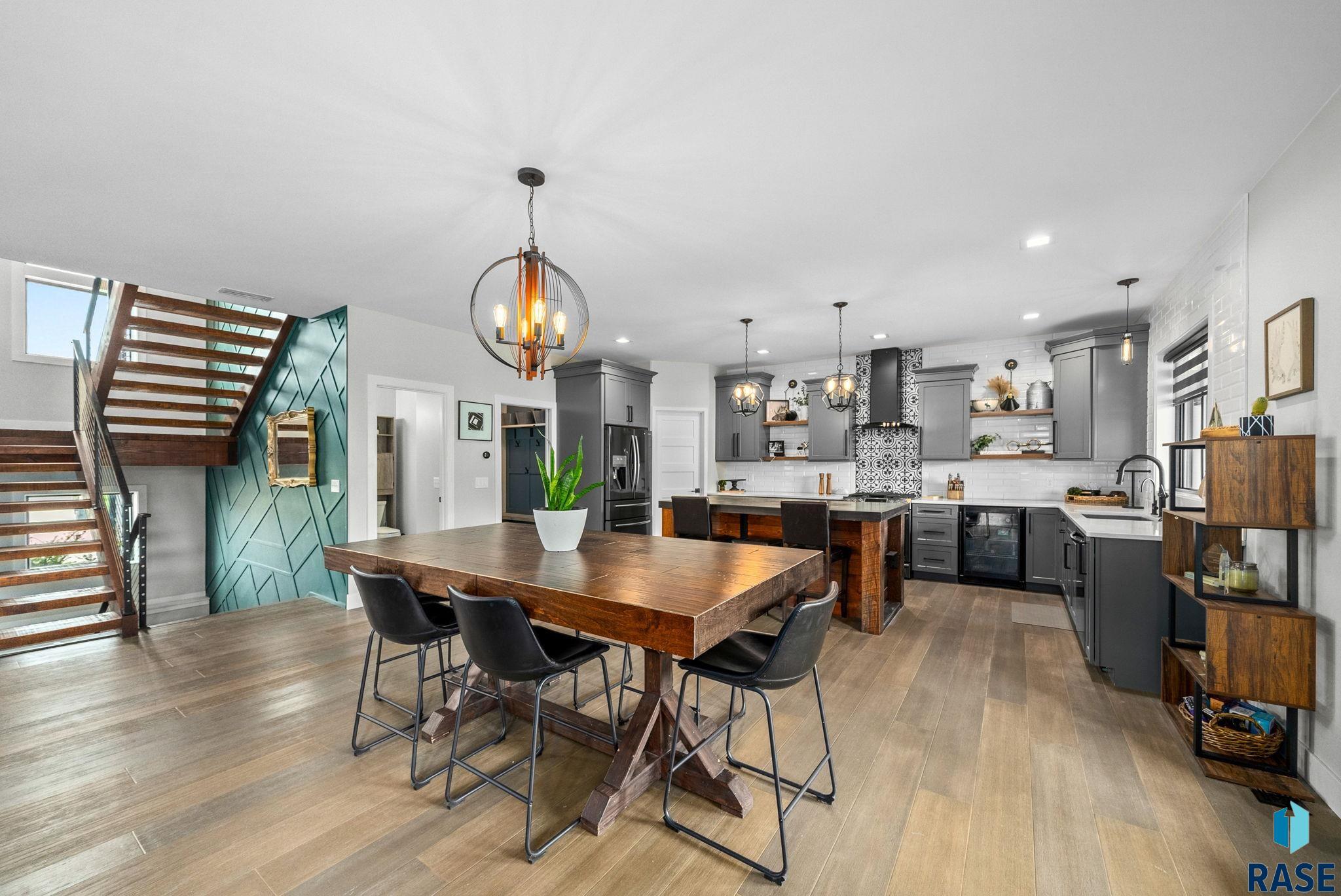 Sioux Falls, South Dakota 57107, United States, 4 Bedrooms Bedrooms, ,3 BathroomsBathrooms,Residential,Active,219212