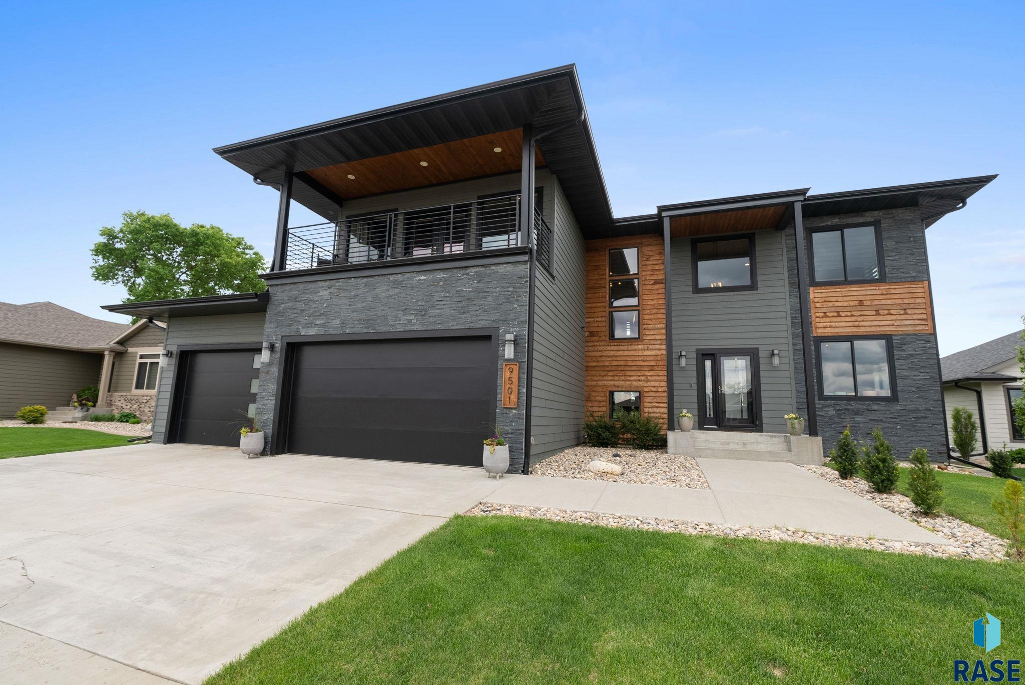 Sioux Falls, South Dakota 57107, United States, 4 Bedrooms Bedrooms, ,3 BathroomsBathrooms,Residential,Active,219212