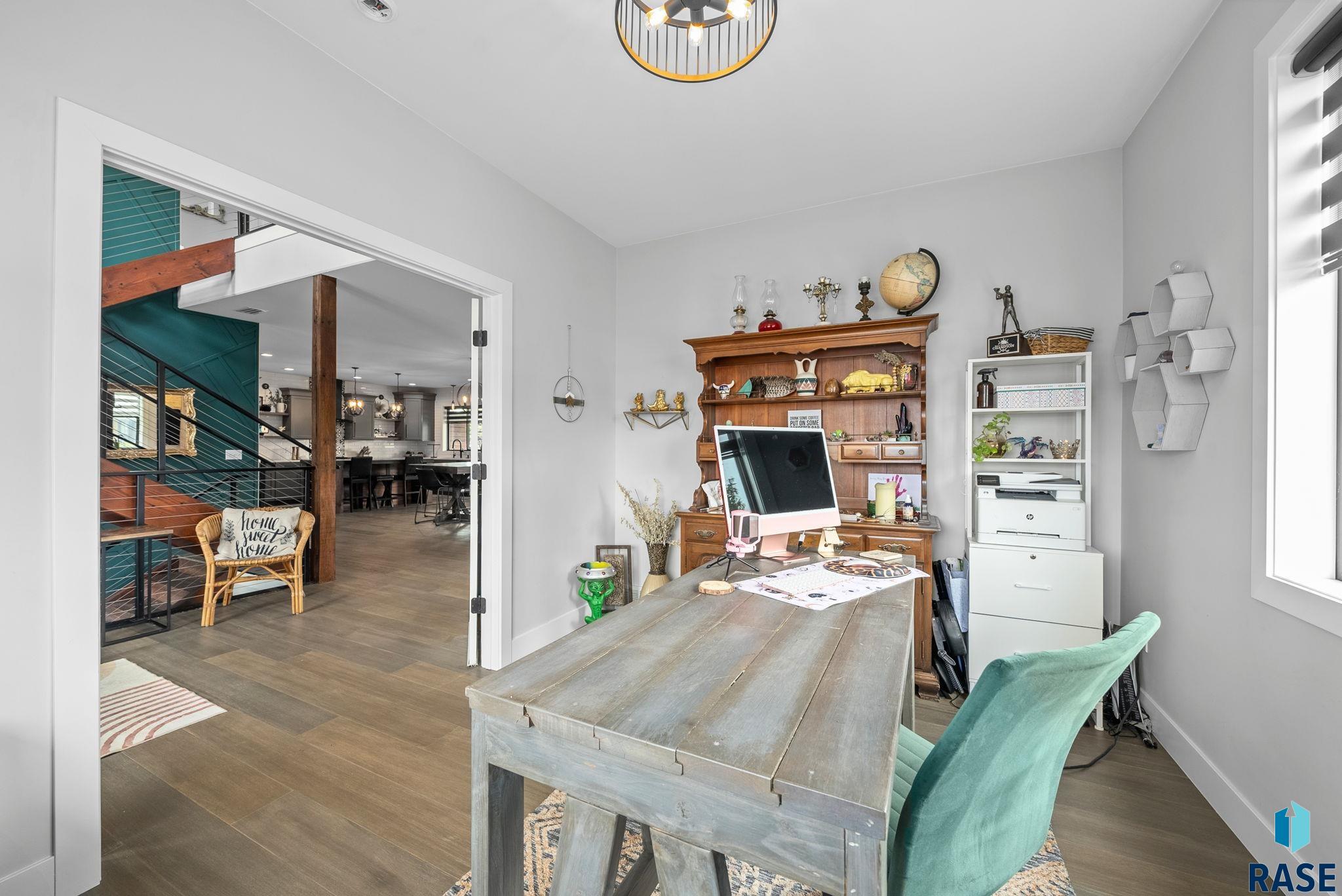 Sioux Falls, South Dakota 57107, United States, 4 Bedrooms Bedrooms, ,3 BathroomsBathrooms,Residential,Active,219212