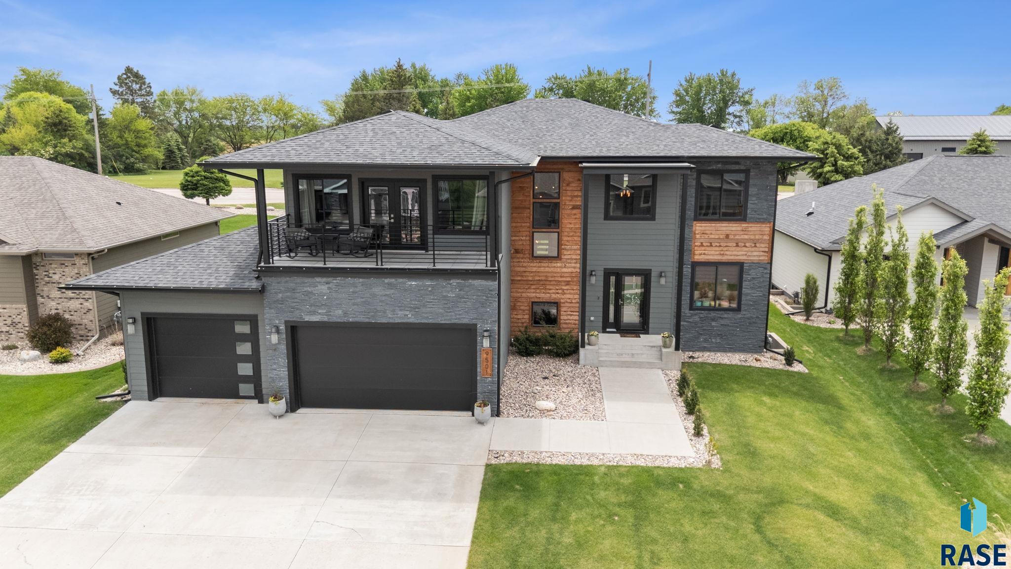 Sioux Falls, South Dakota 57107, United States, 4 Bedrooms Bedrooms, ,3 BathroomsBathrooms,Residential,Active,219212