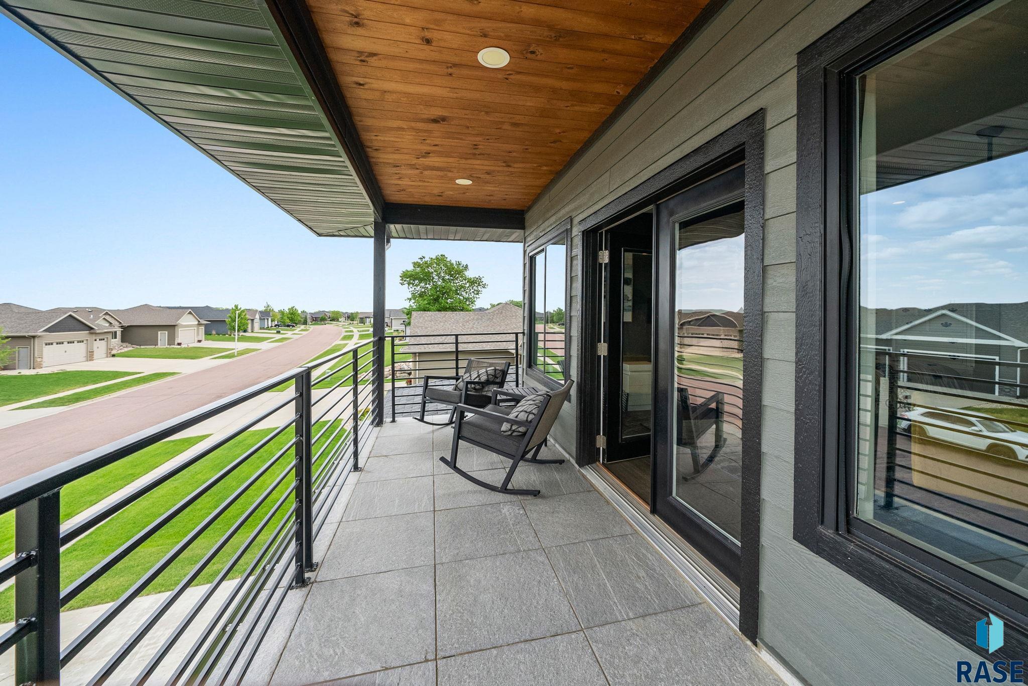 Sioux Falls, South Dakota 57107, United States, 4 Bedrooms Bedrooms, ,3 BathroomsBathrooms,Residential,Active,219212