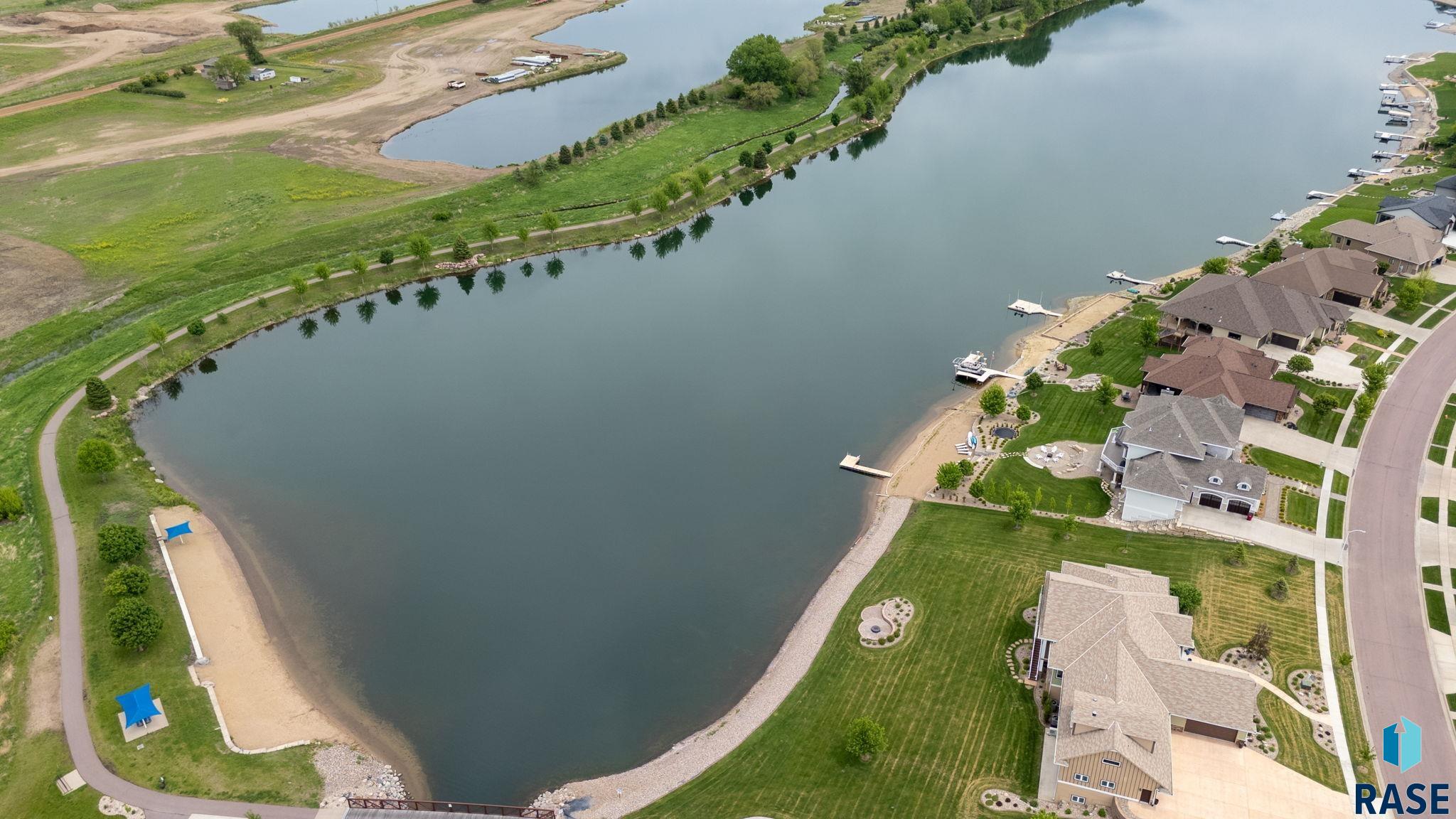 Sioux Falls, South Dakota 57107, United States, 4 Bedrooms Bedrooms, ,3 BathroomsBathrooms,Residential,Active,219212