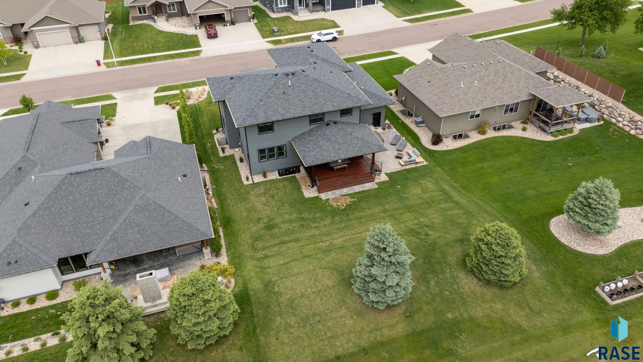 Sioux Falls, South Dakota 57107, United States, 4 Bedrooms Bedrooms, ,3 BathroomsBathrooms,Residential,Active,219212